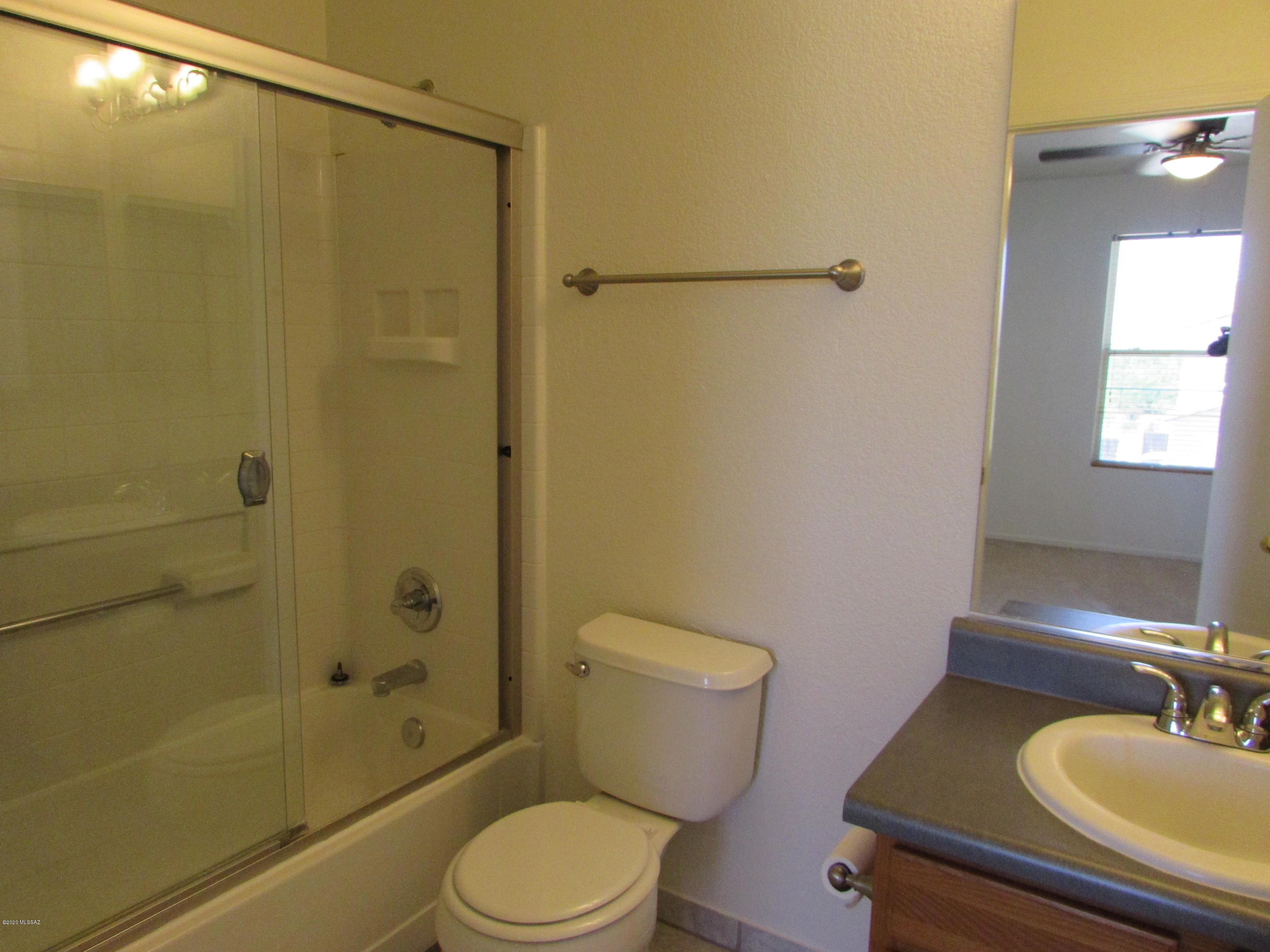 Pantano Ridge (1-123) - Residential Lease