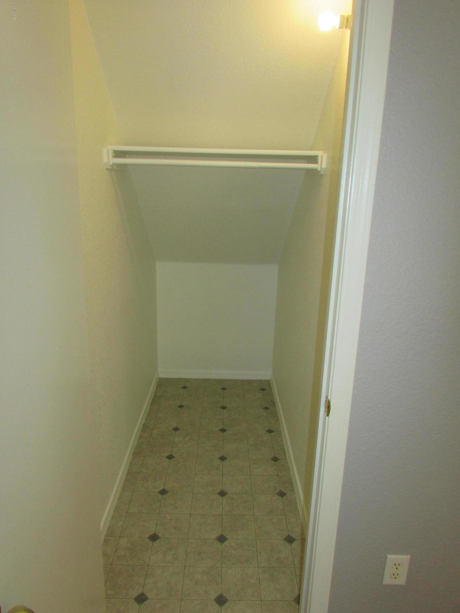 Pantano Ridge (1-123) - Residential Lease