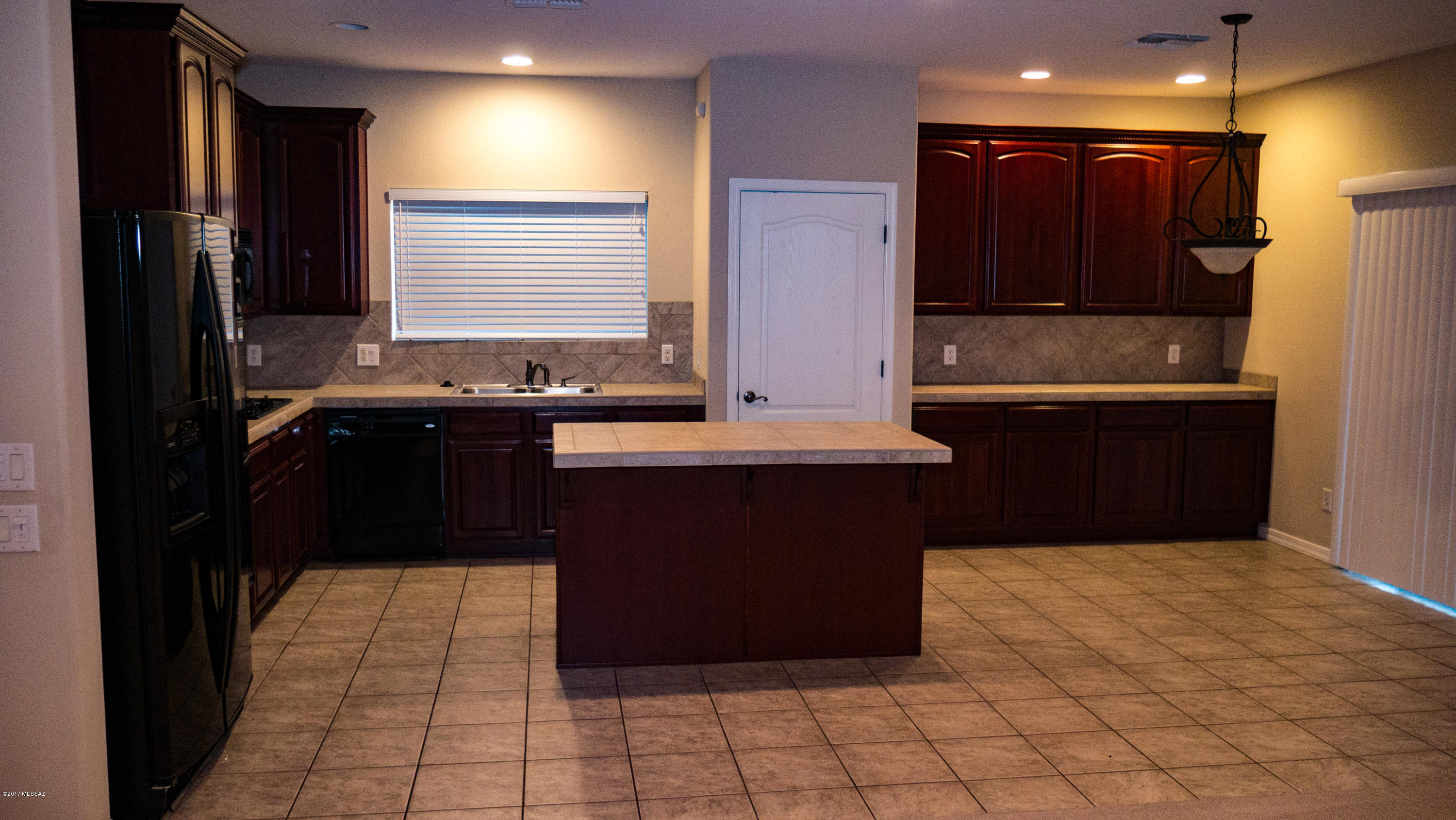 Black Horse (1-411) - Residential