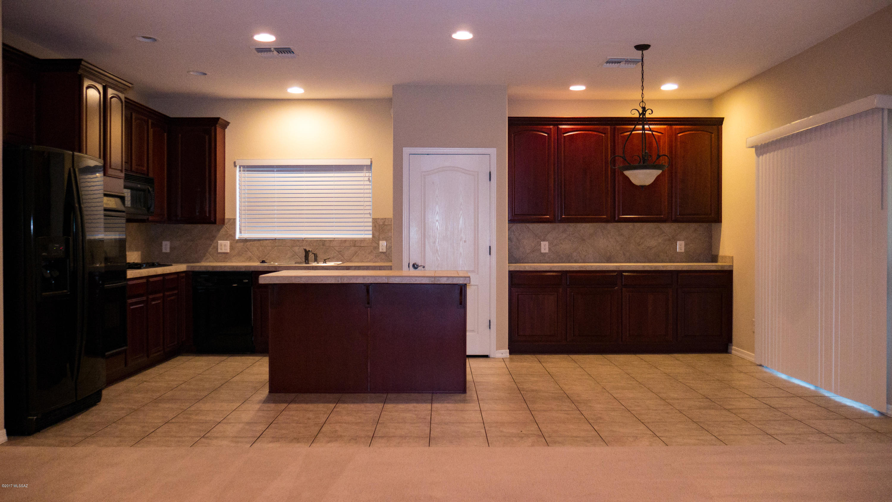 Black Horse (1-411) - Residential