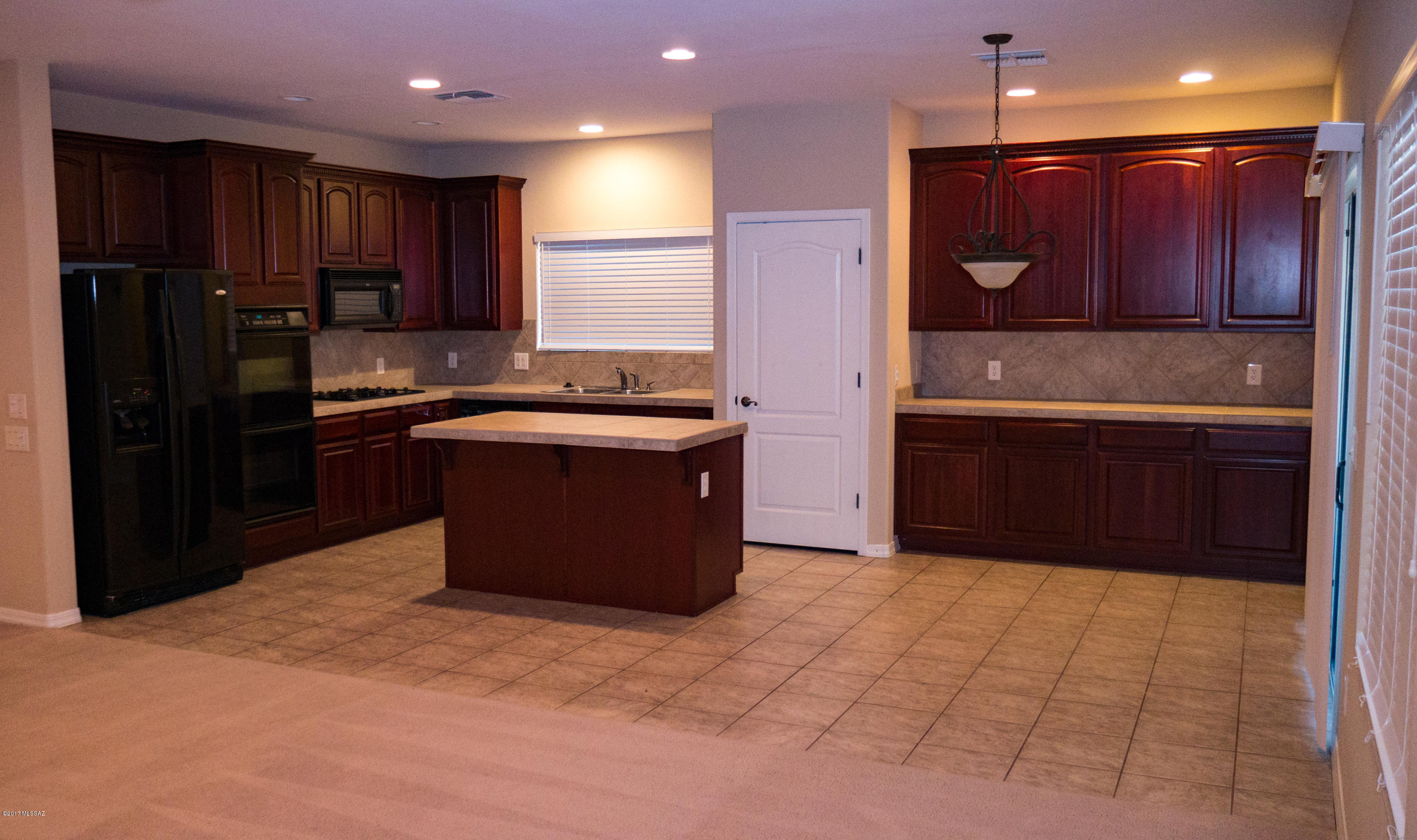 Black Horse (1-411) - Residential