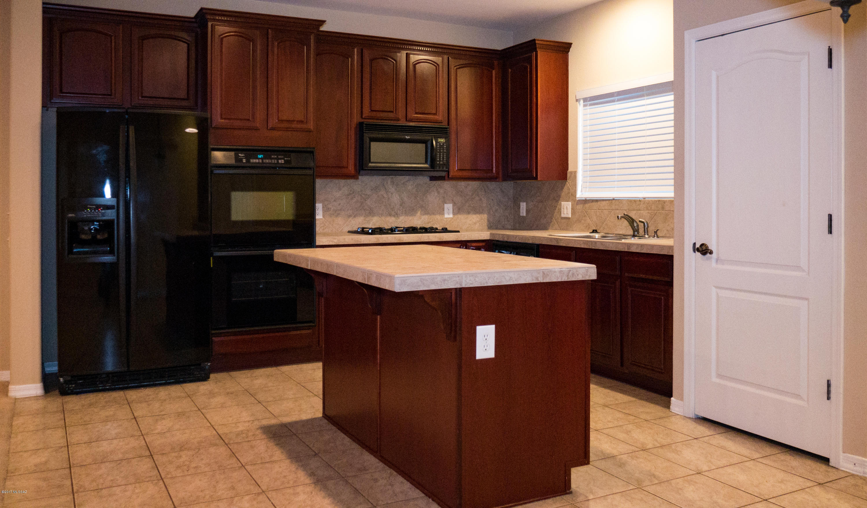 Black Horse (1-411) - Residential