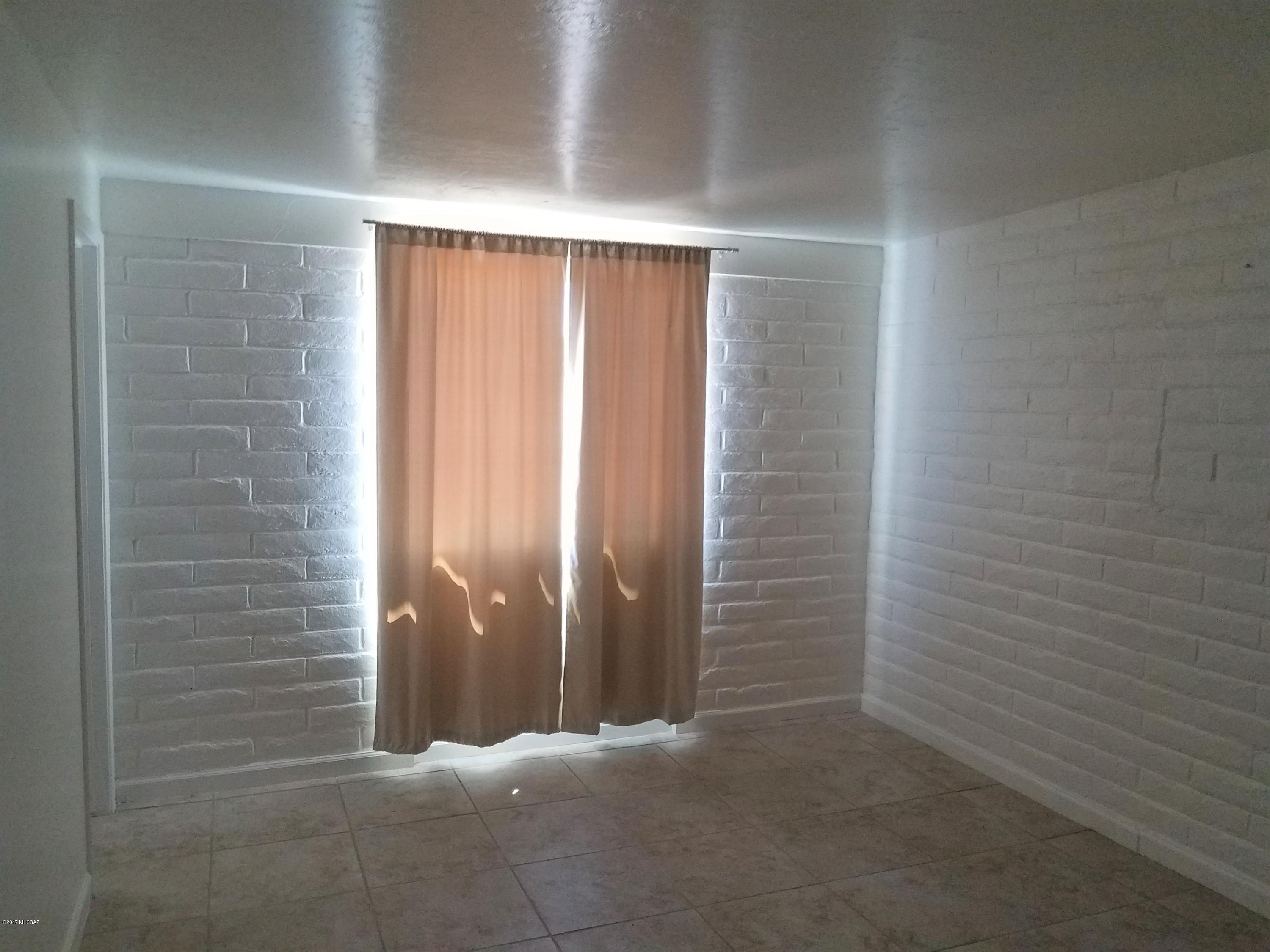 Las Palomas - Residential