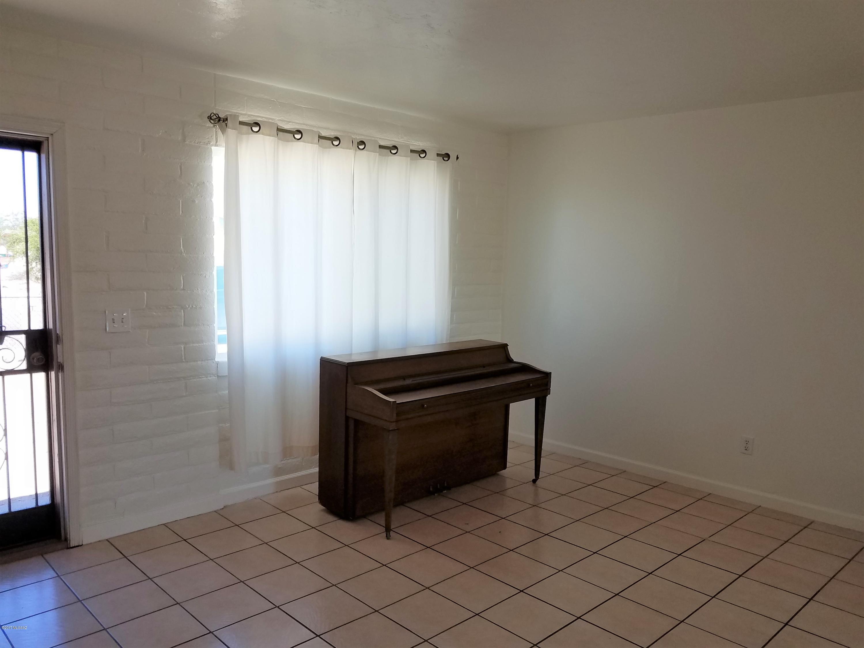 Las Palomas - Residential