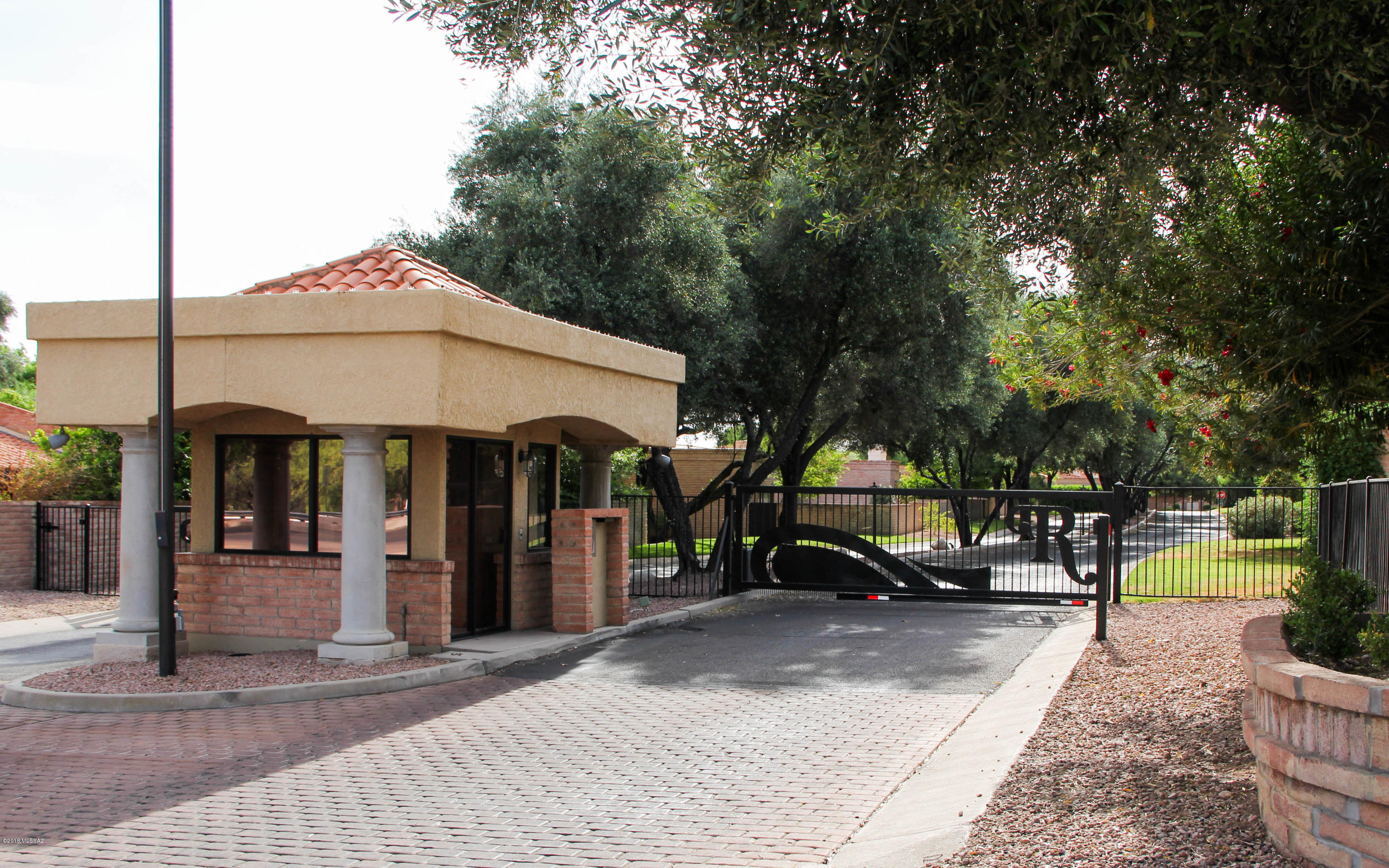 Riverbend - Sabino Canyon Road  (1-97) - Residential