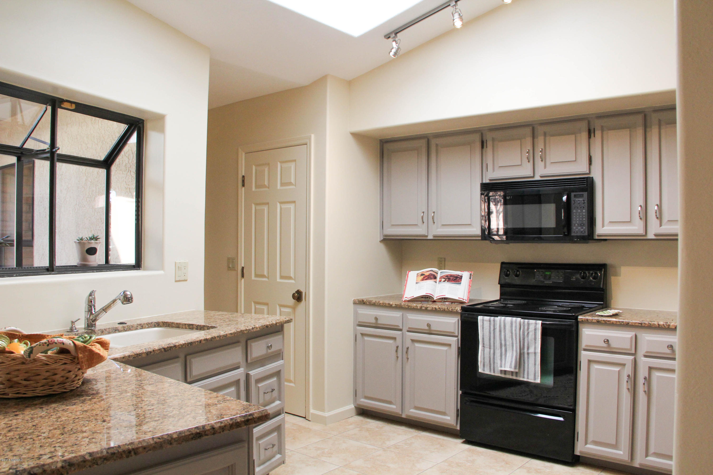 Riverbend - Sabino Canyon Road  (1-97) - Residential