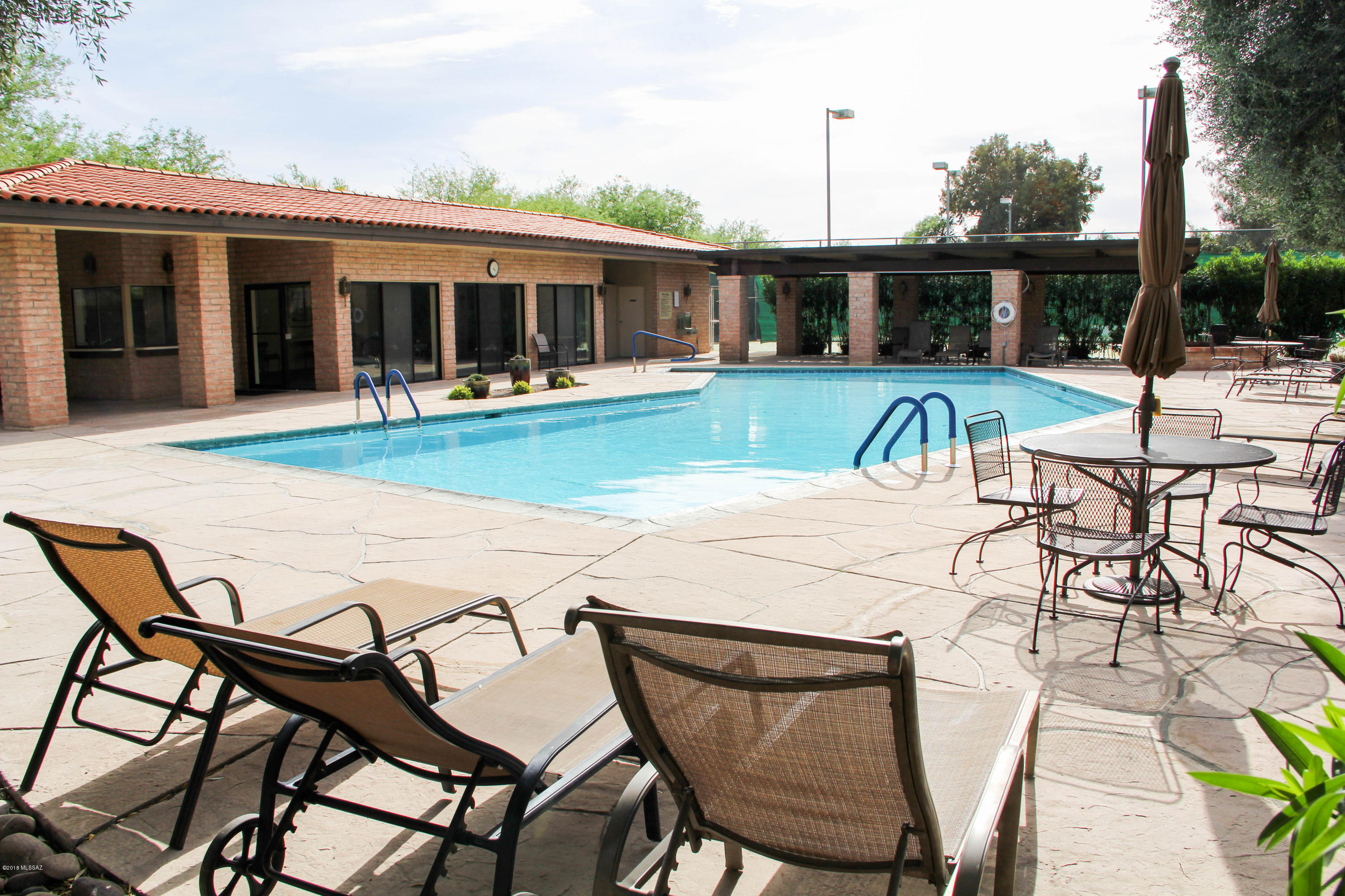 Riverbend - Sabino Canyon Road  (1-97) - Residential