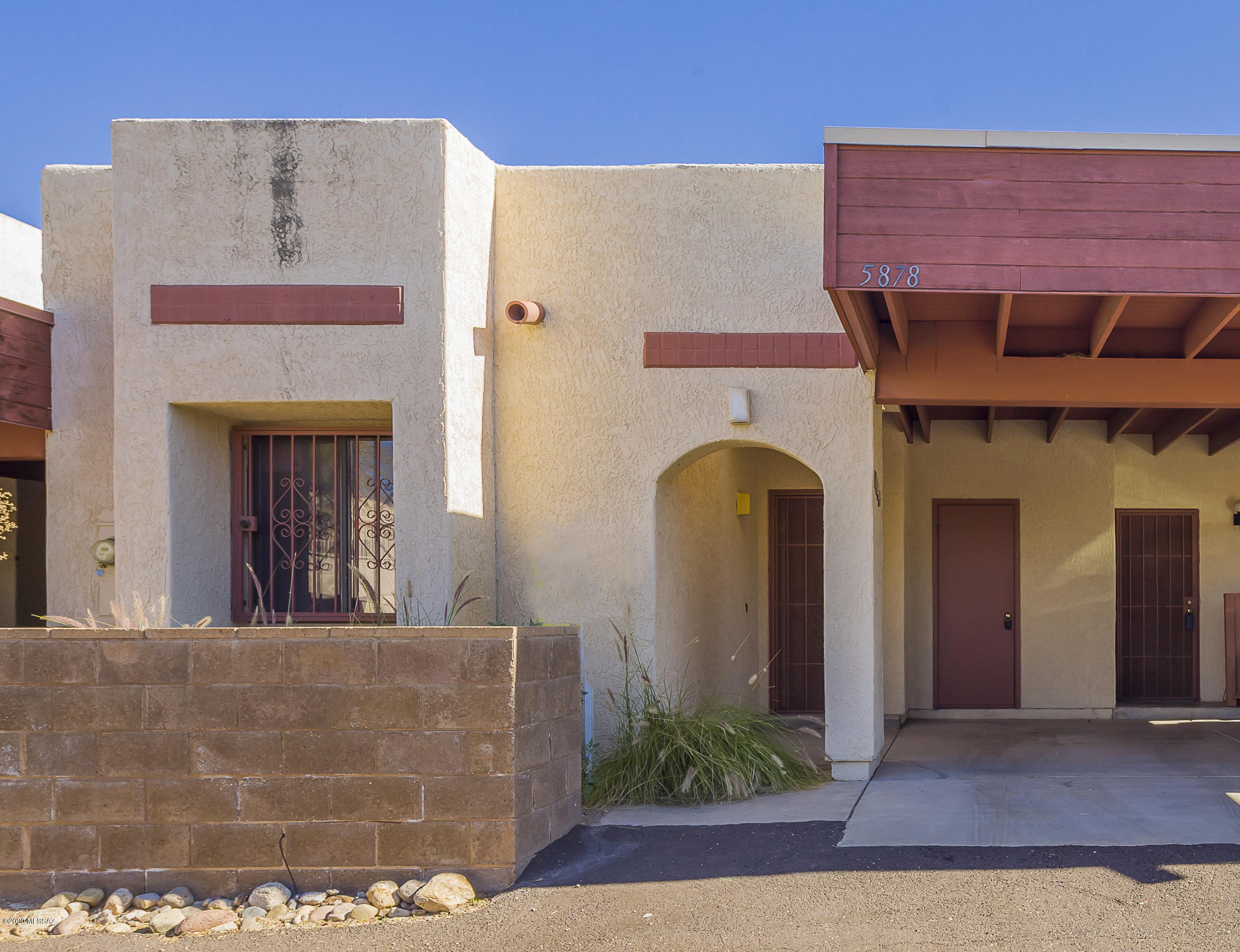 Las Lomitas Townhouses - Residential