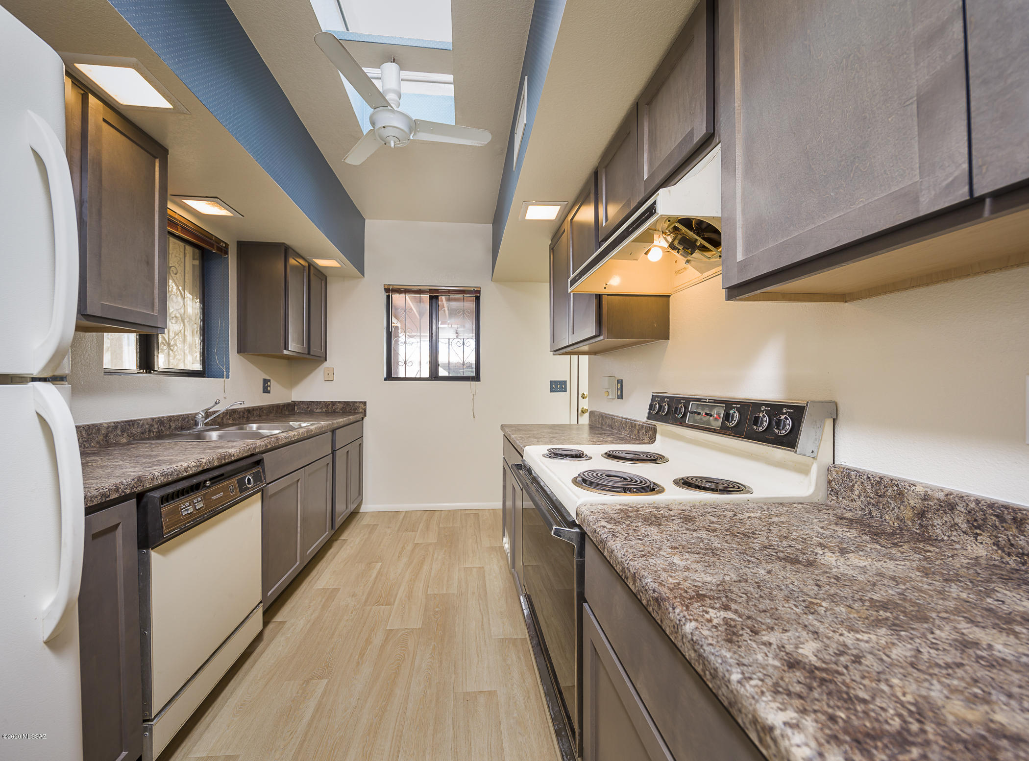 Las Lomitas Townhouses - Residential
