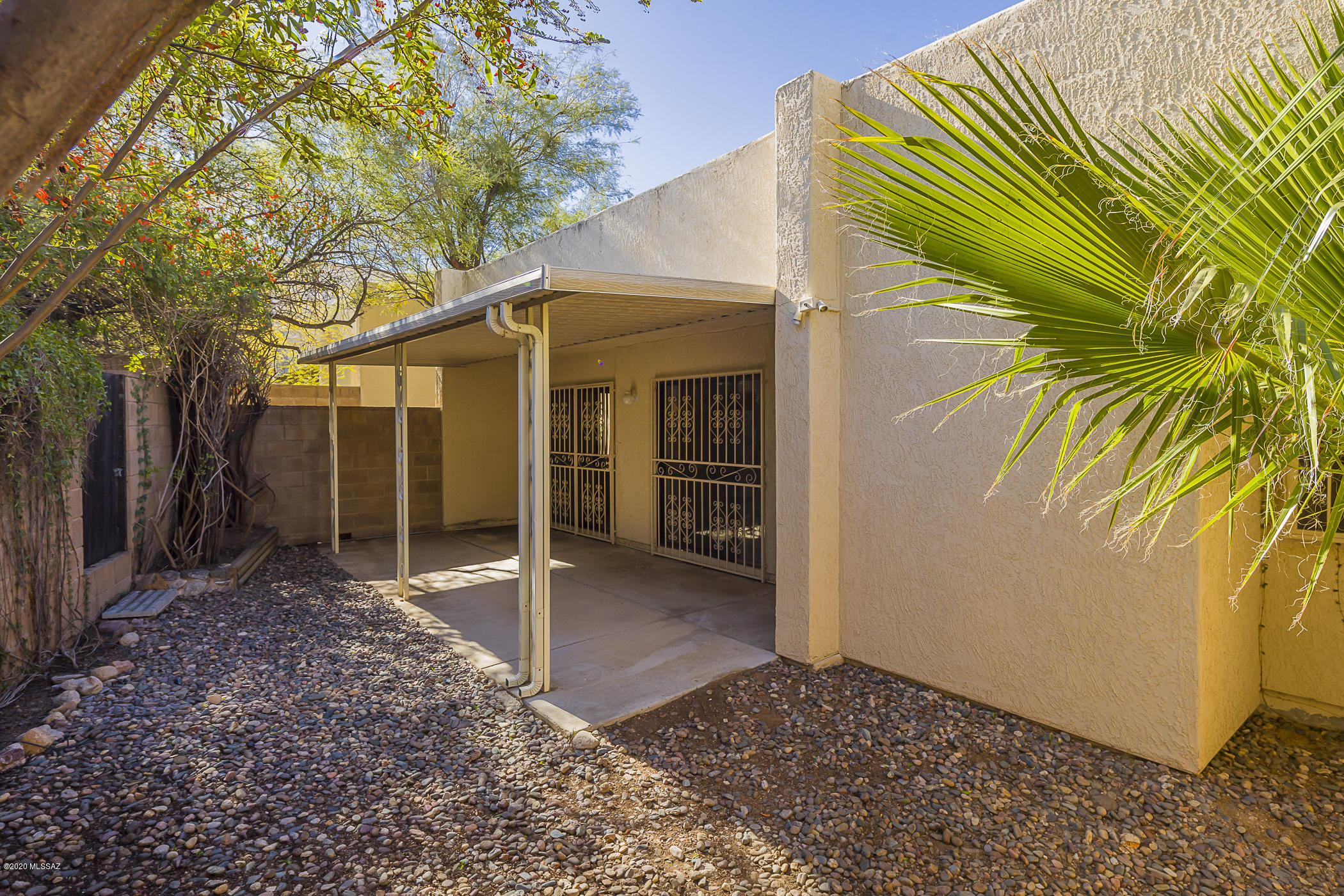 Las Lomitas Townhouses - Residential