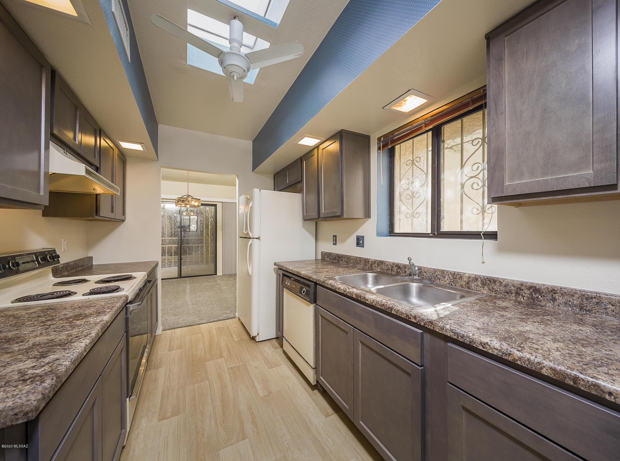 Las Lomitas Townhouses - Residential