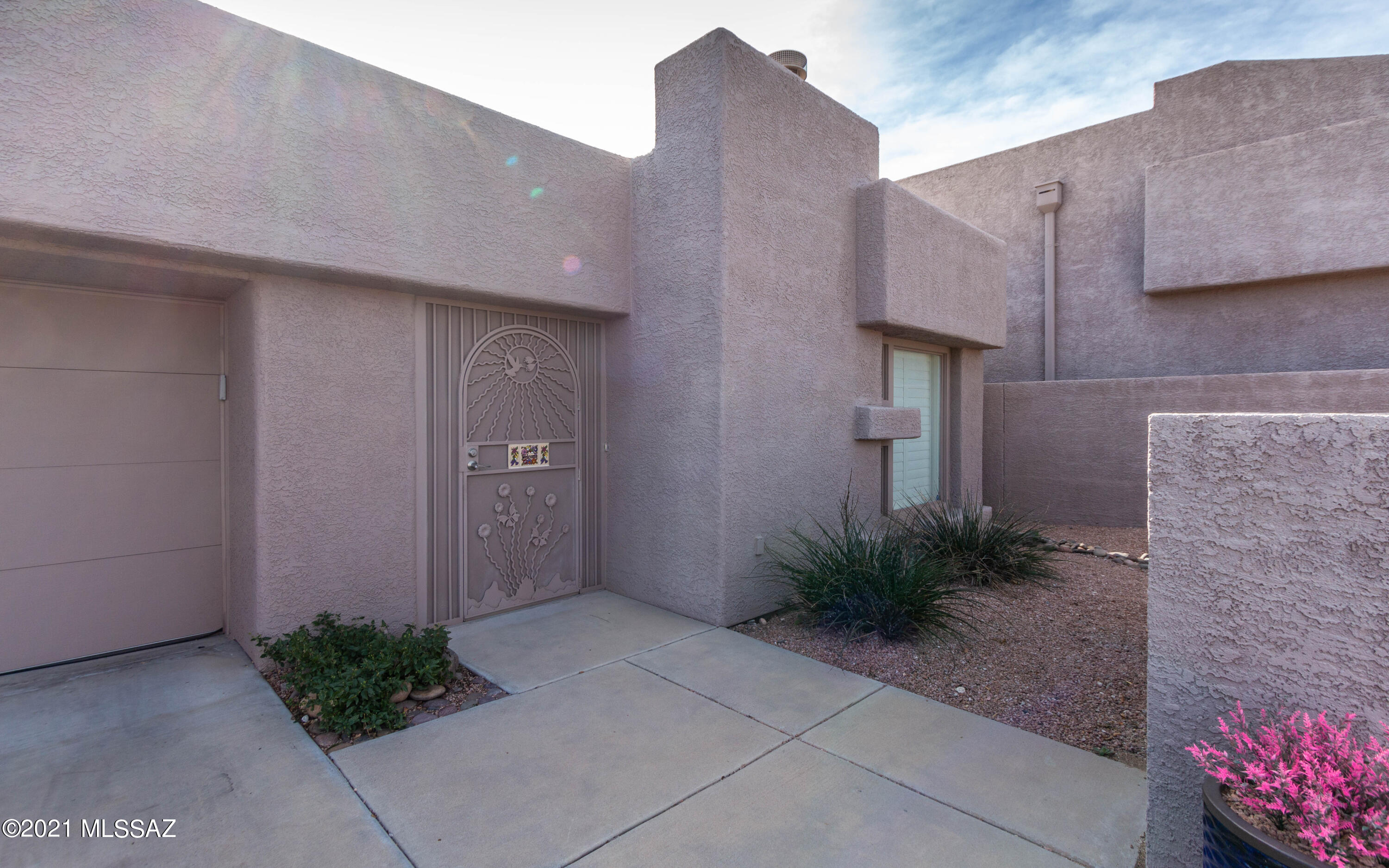 Broadway Court (1-29) - Residential