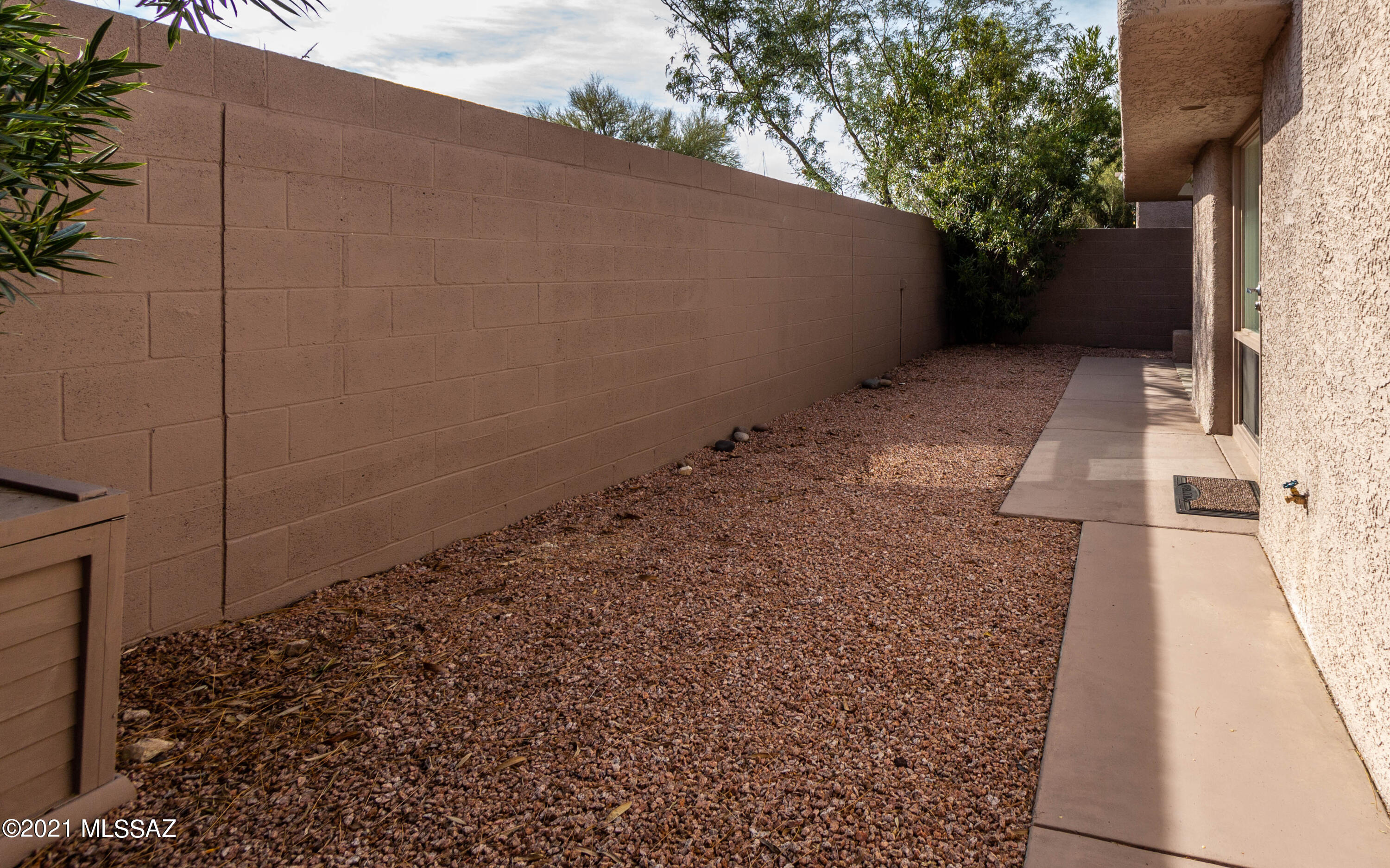 Broadway Court (1-29) - Residential