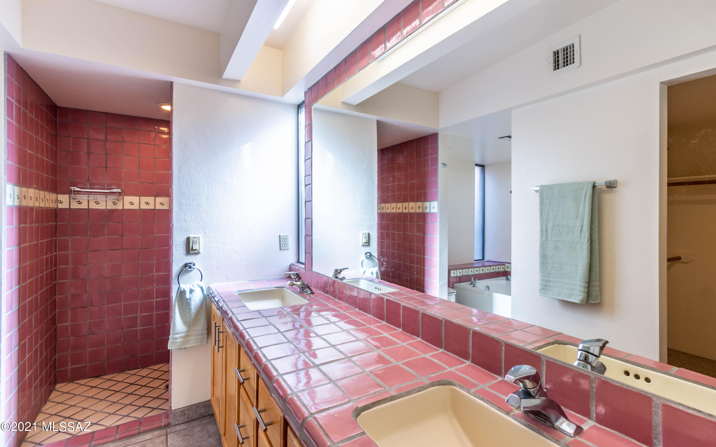 Broadway Court (1-29) - Residential