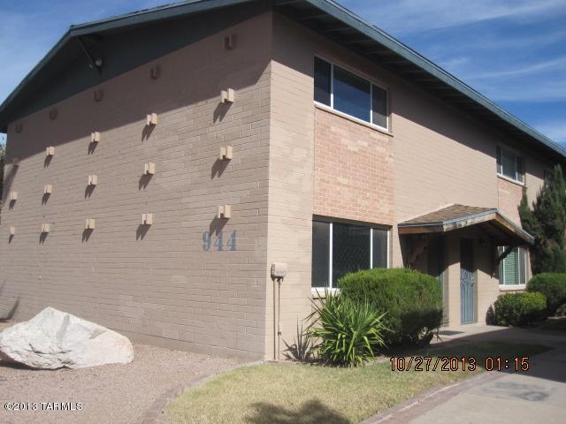 Well appointed 3 bedroom modern condo,move in ready!Freshly painted. Convenient to U of A (4 miles)on bus line, 5 miles to Davis Monthan AFB;centrally located for shopping and stores. A/C, community pool,private bricked-in patio. Assigned covered parking and storage room available.This unit is for a 6 months lease.