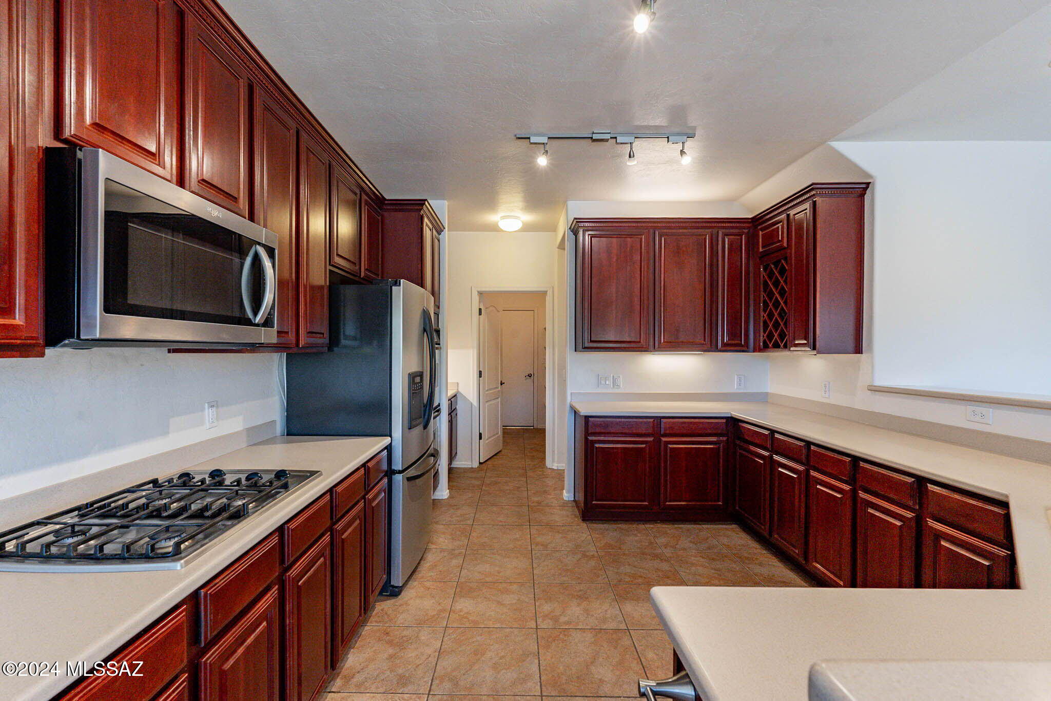Black Horse (1-411) - Residential