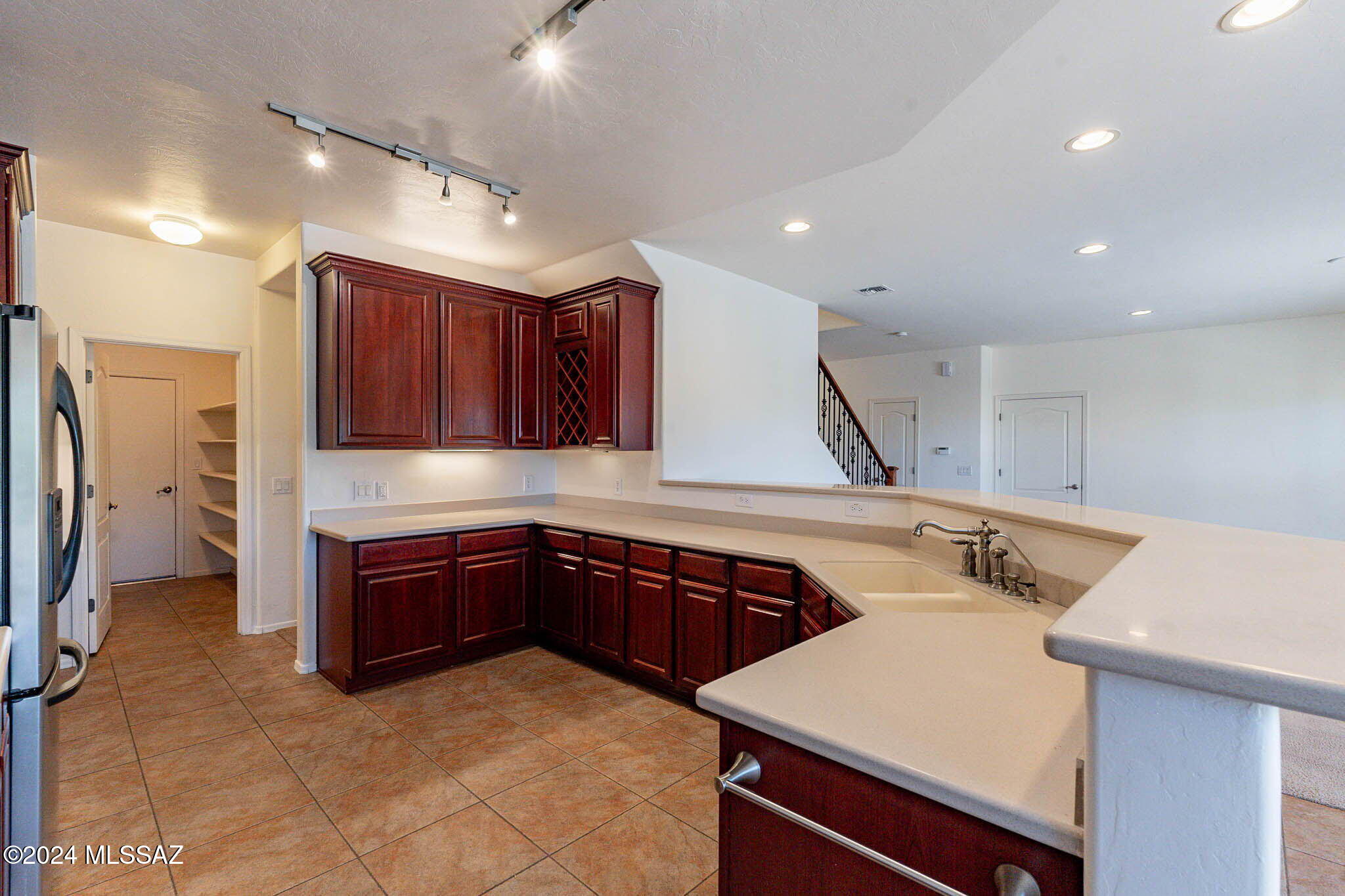 Black Horse (1-411) - Residential