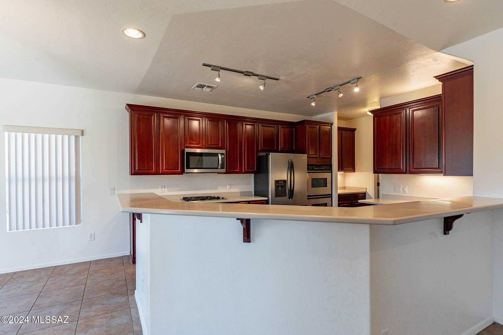 Black Horse (1-411) - Residential