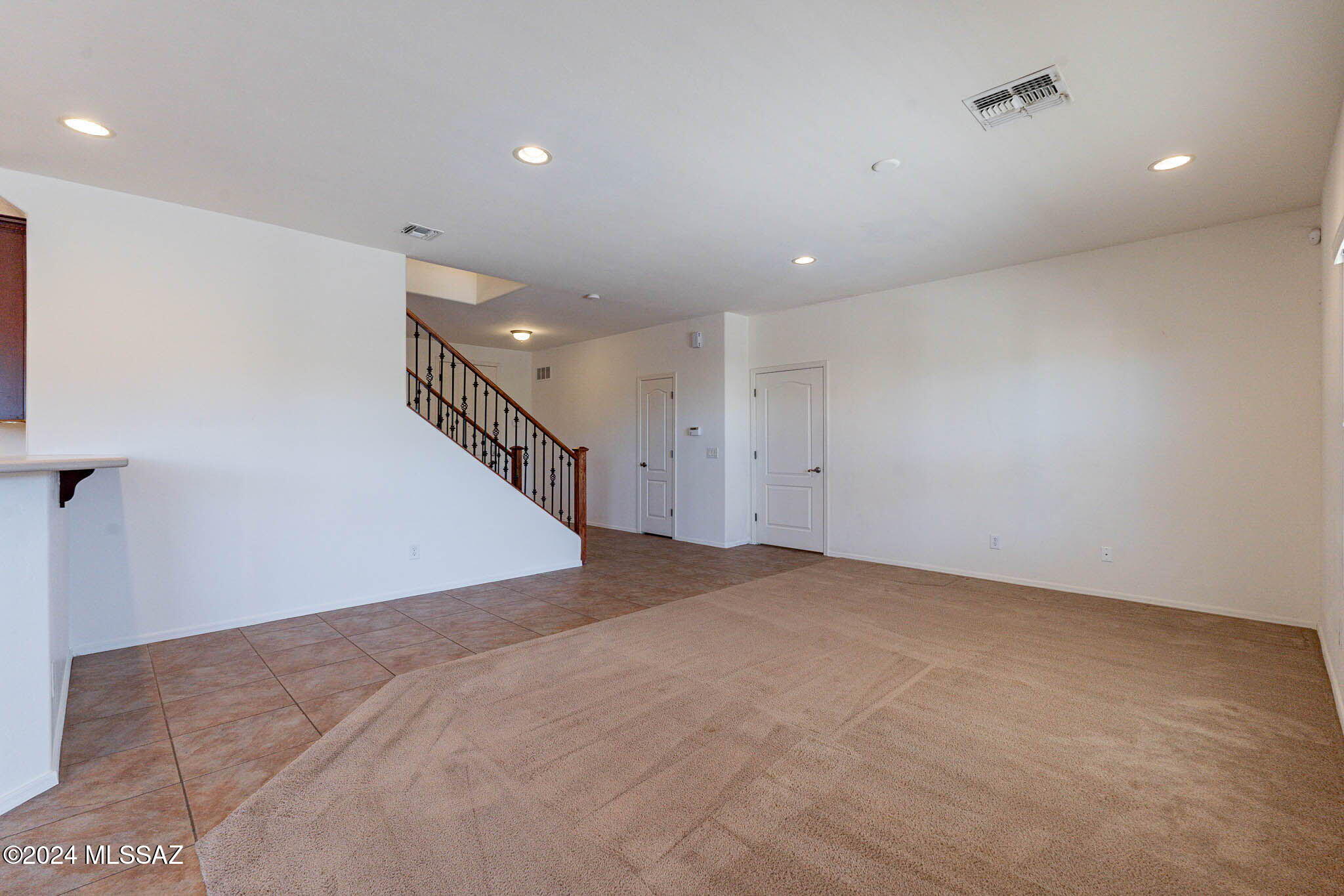 Black Horse (1-411) - Residential