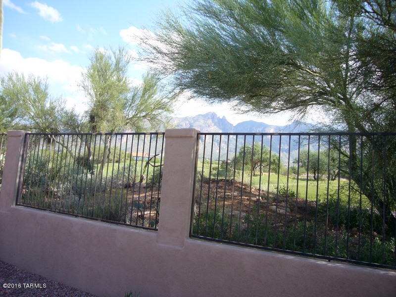Gorgeous Mountain views located on the La Paloma golf course. Privacy. Corner lot on cul de sac. Large back yard. Tile in living areas and carpet in sleeping areas. Fabulous community pool. Very quiet neighborhood. Resident cars must be parked in garage spaces.
