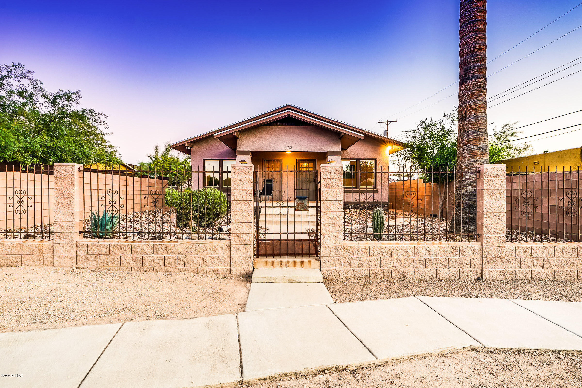 Stunning Historic Feldmans District bungalow located steps away from UofA!! This 3bed/3bath with a brand NEW roof has pride of ownership throughout! Beautiful hardwood floors with crown molding accentuating every room! Plantation shutters, dual pane windows, and LG stainless steel appliances are only a few of the numerous, modern-contemporary upgrades you'll find here! This bungalow and its unique historic charm provides you endless possibilities! Come see it today!