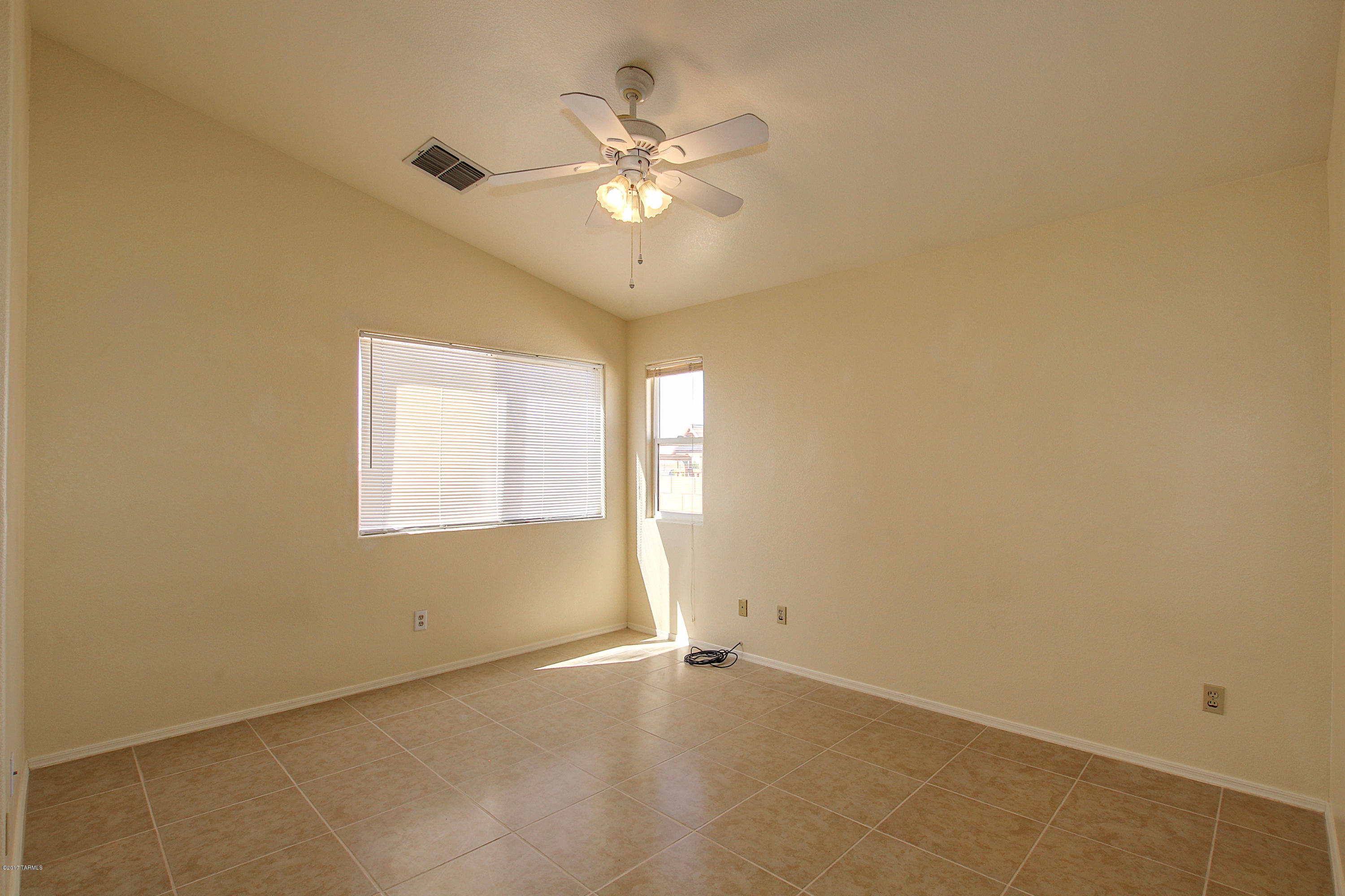 Hacienda Del Oro (1-78) - Residential