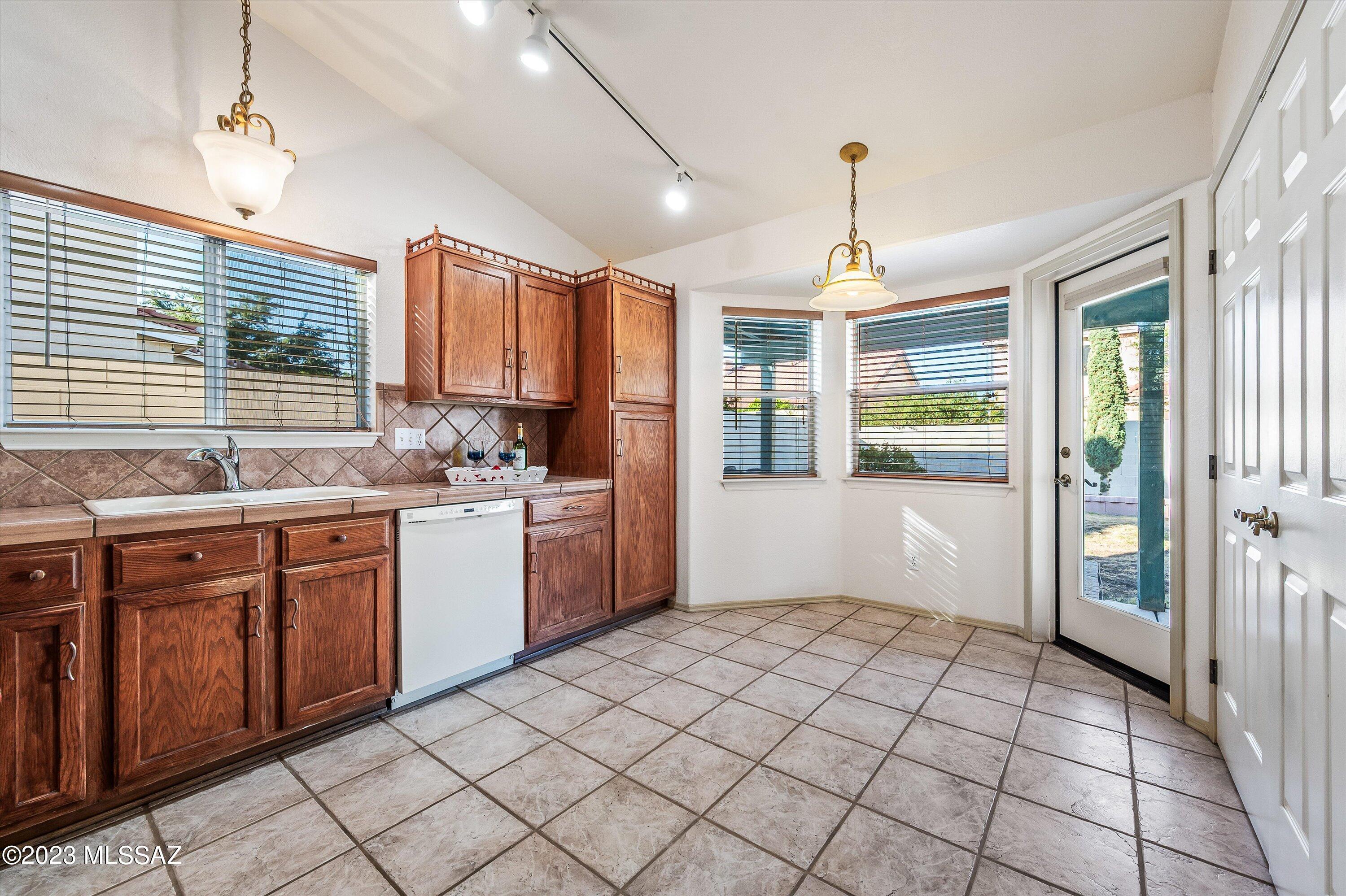 Richmond Place II (1-39) - Residential