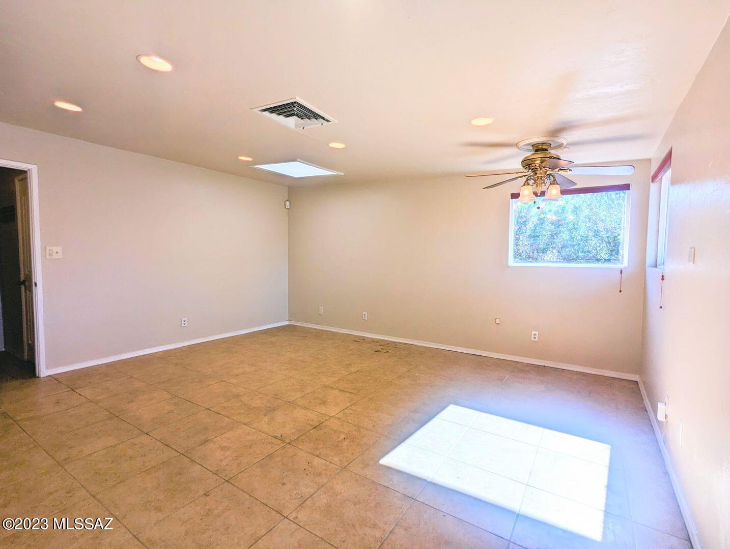 Carriage Hill (1-192) - Residential Lease