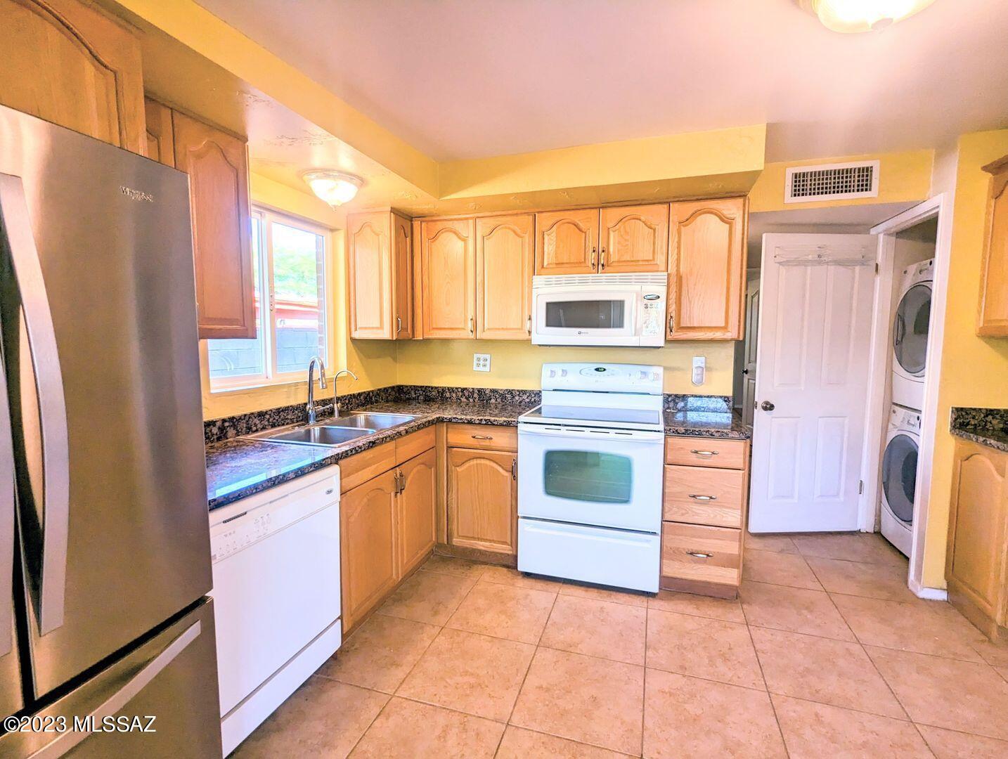 Carriage Hill (1-192) - Residential Lease