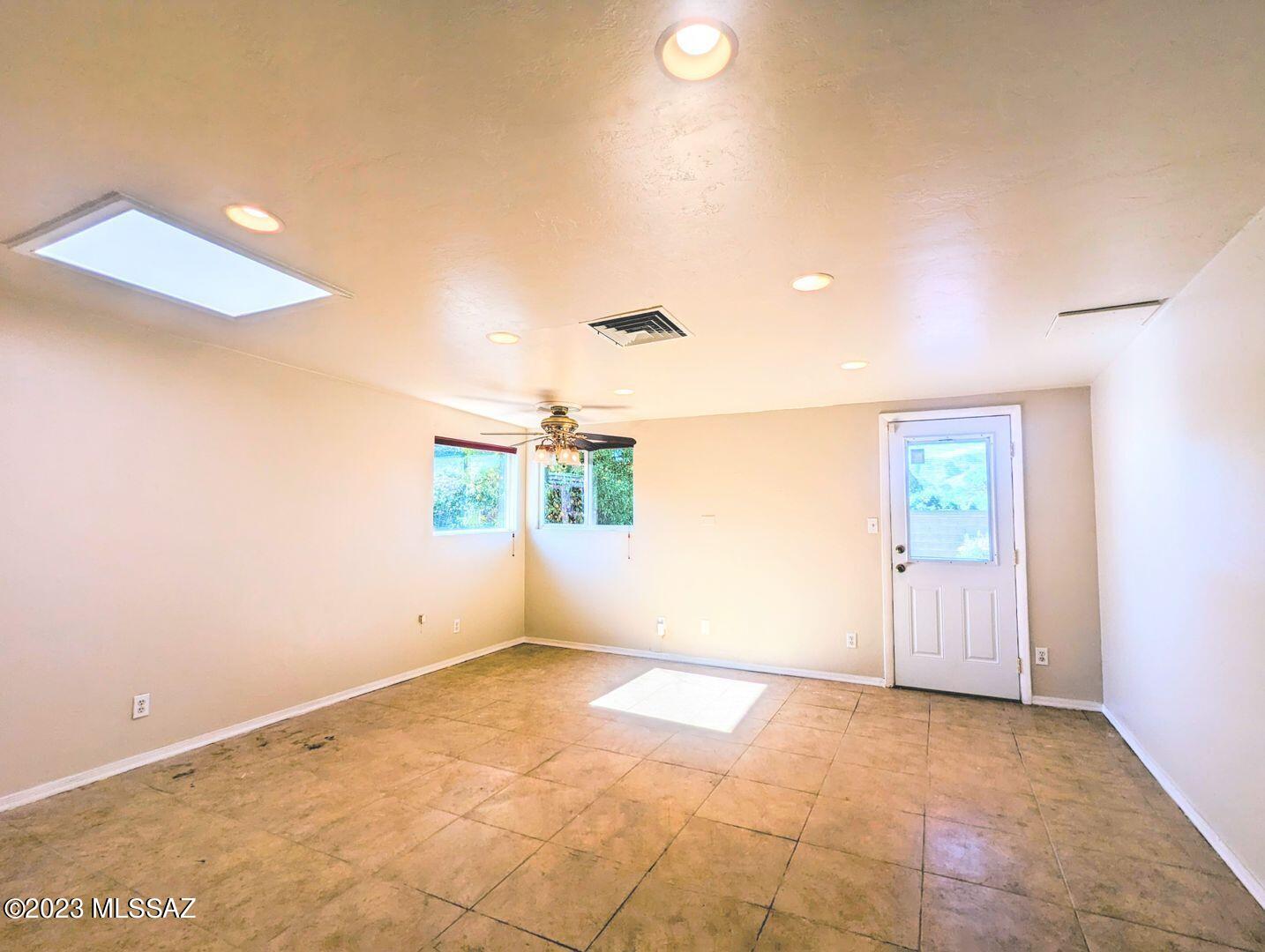 Carriage Hill (1-192) - Residential Lease