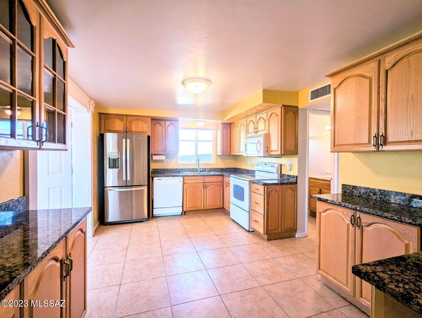 Carriage Hill (1-192) - Residential Lease