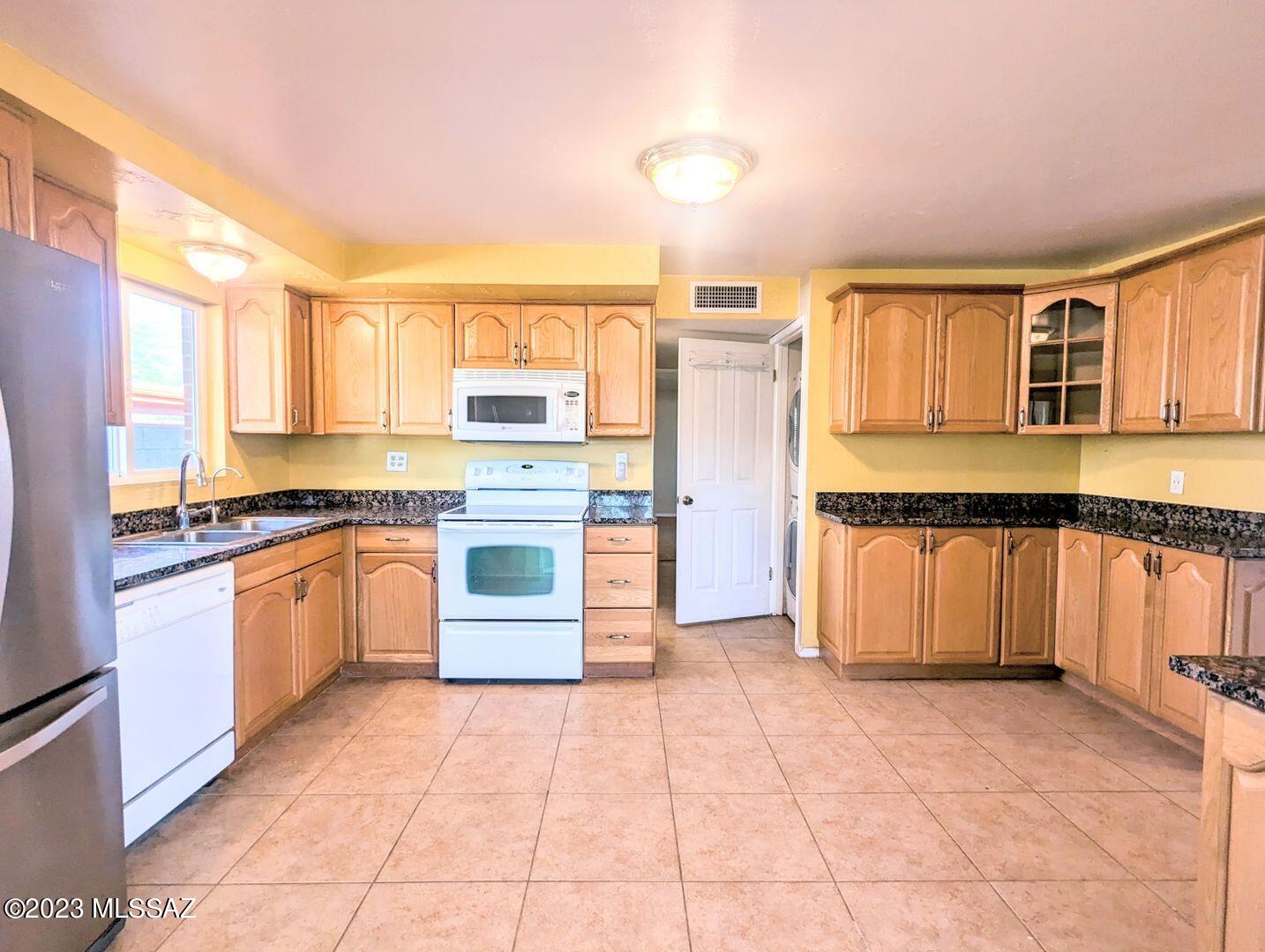 Carriage Hill (1-192) - Residential Lease