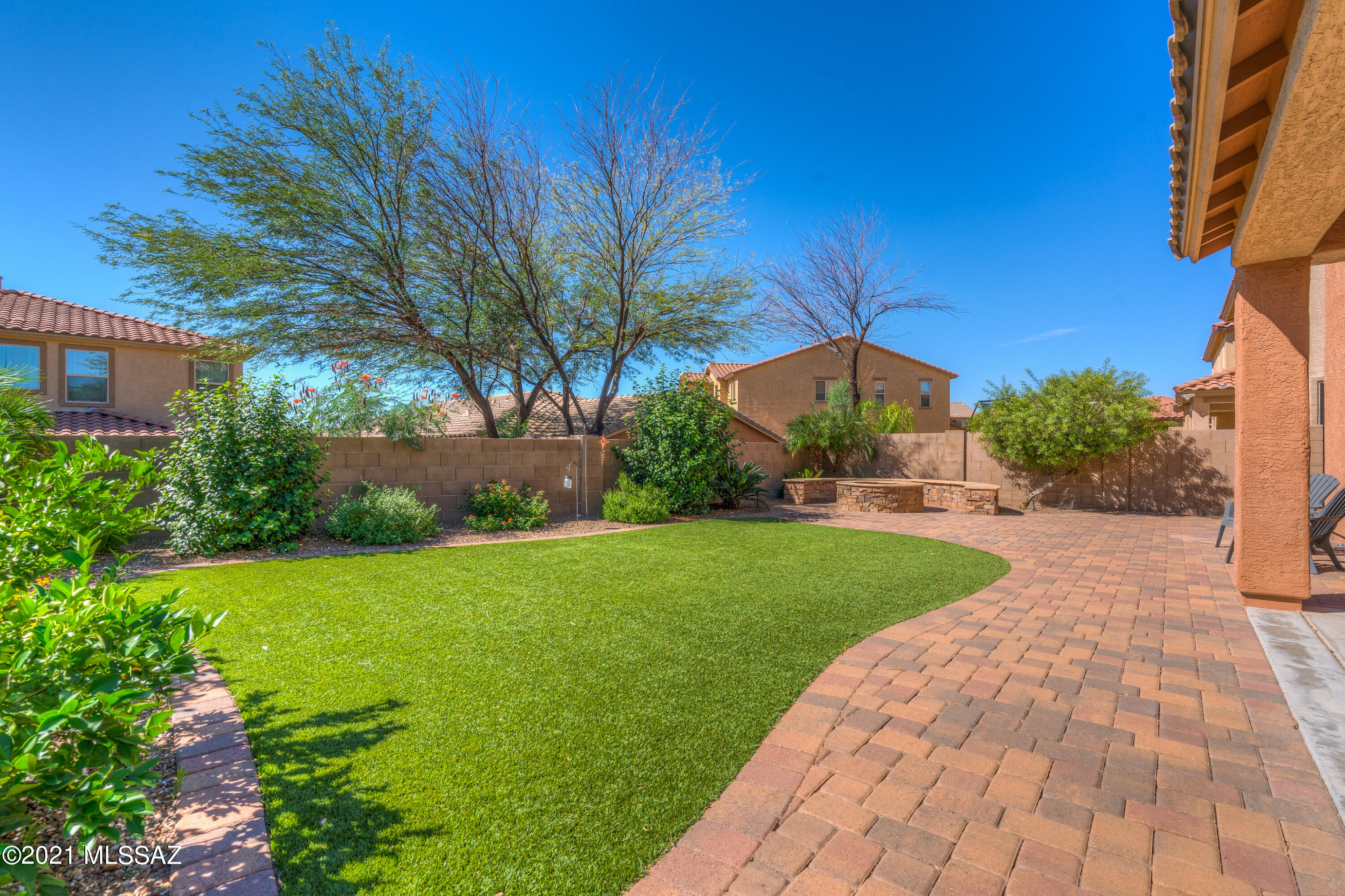 Rancho Vistoso NGHB 10 PCLS S,U & V - Residential