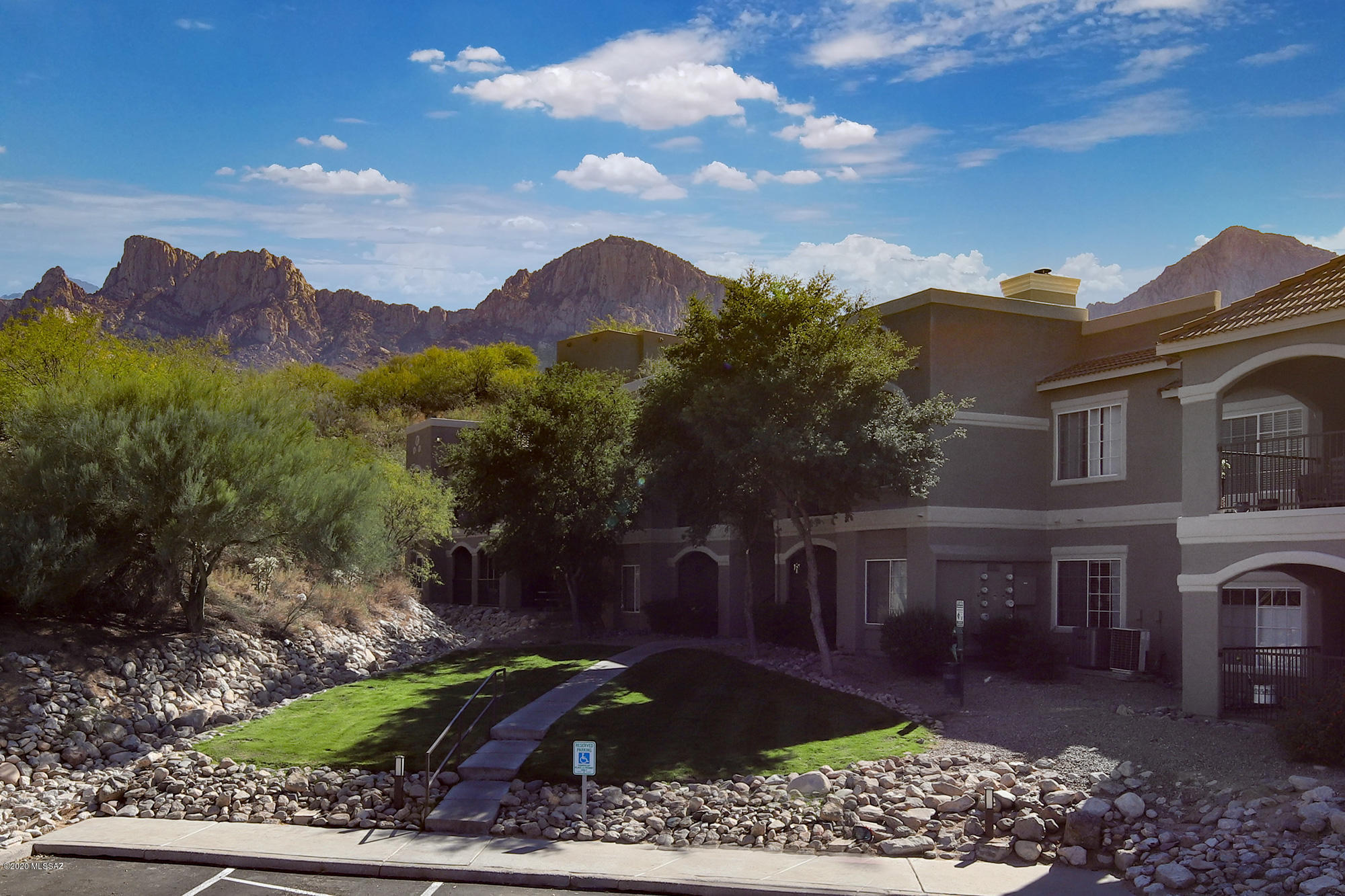 The Boulders at La Reserve Condominiums - Residential