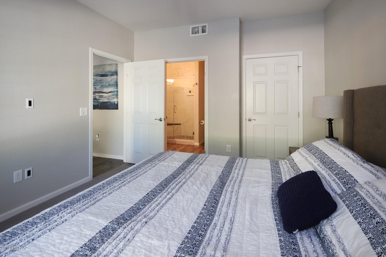 The Boulders at La Reserve Condominiums - Residential