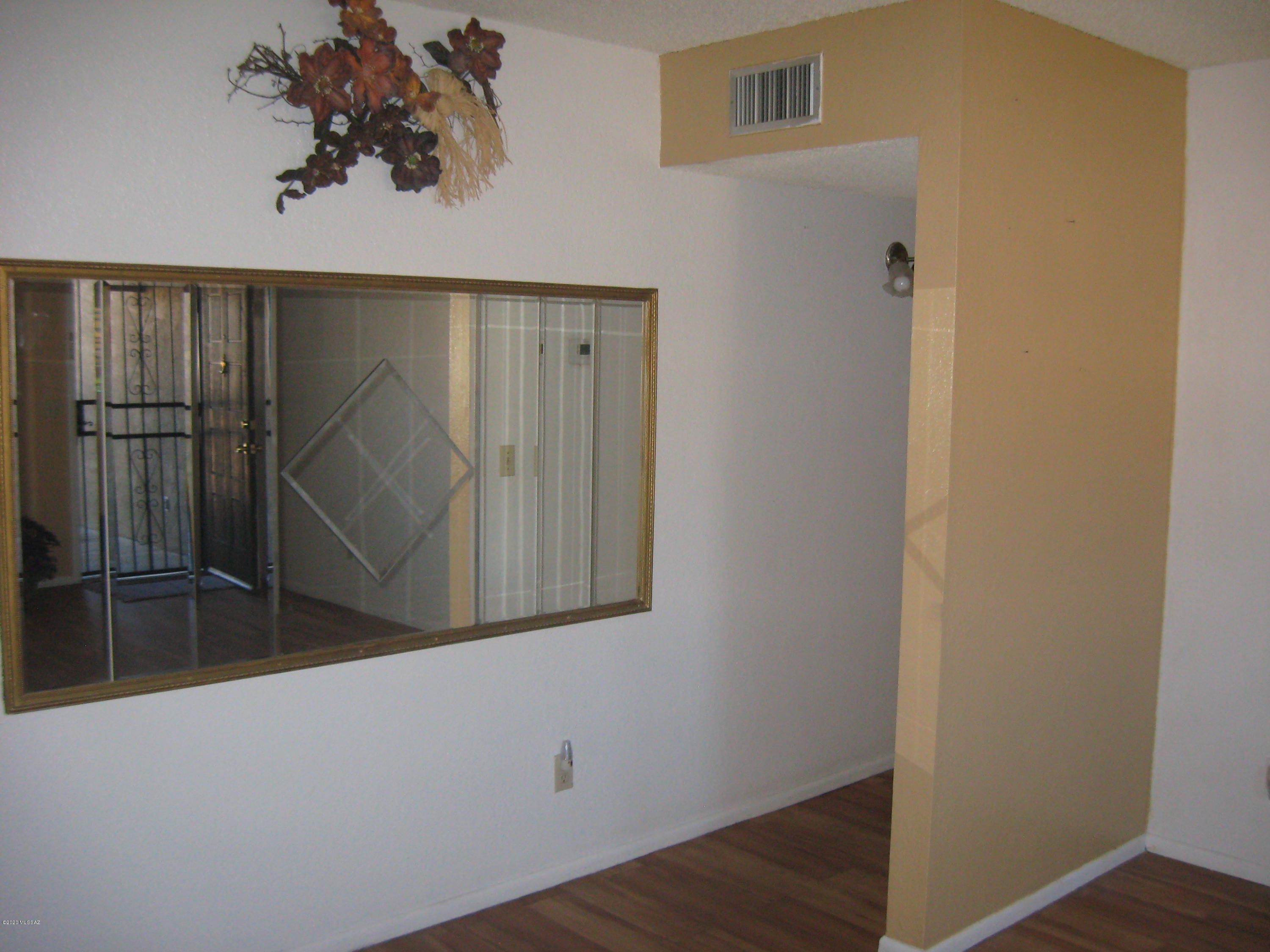 Spanish Meadows Twnhss (1-105) - Residential