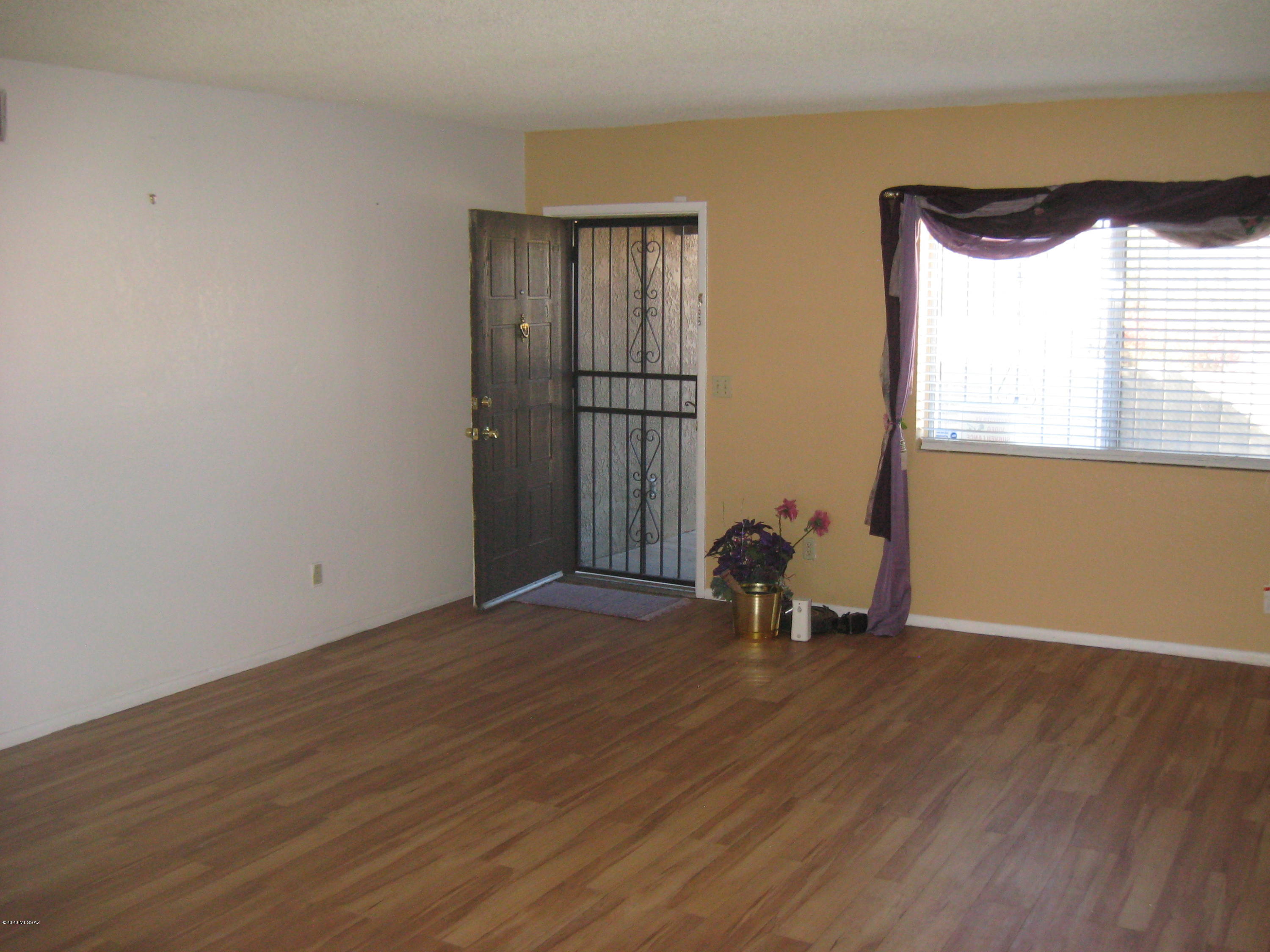 Spanish Meadows Twnhss (1-105) - Residential
