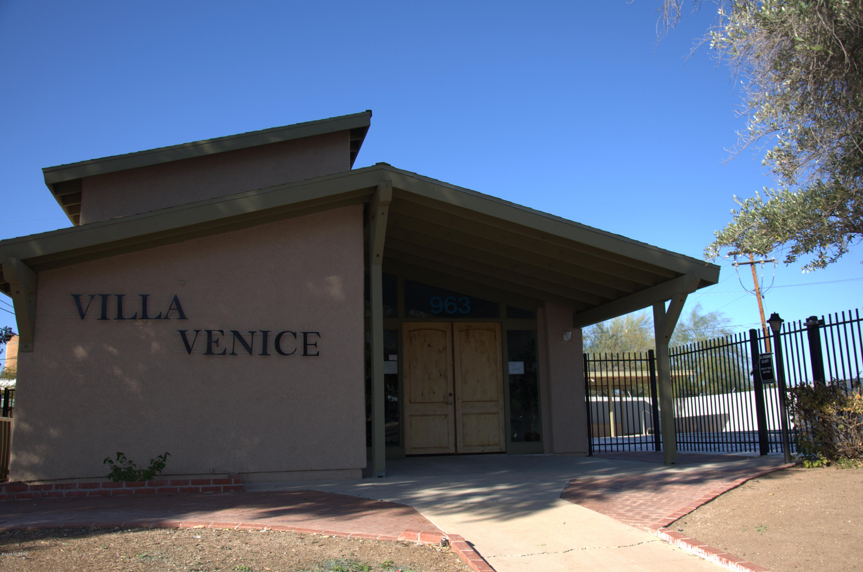 Villa Venice Condos - Residential