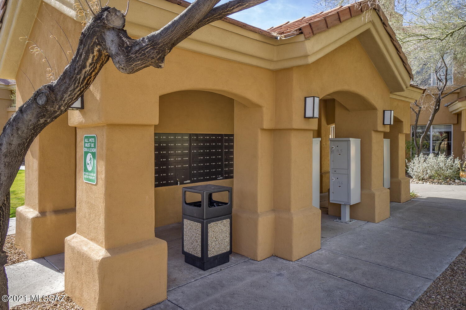 Pinnacle Canyon Condominium - Residential
