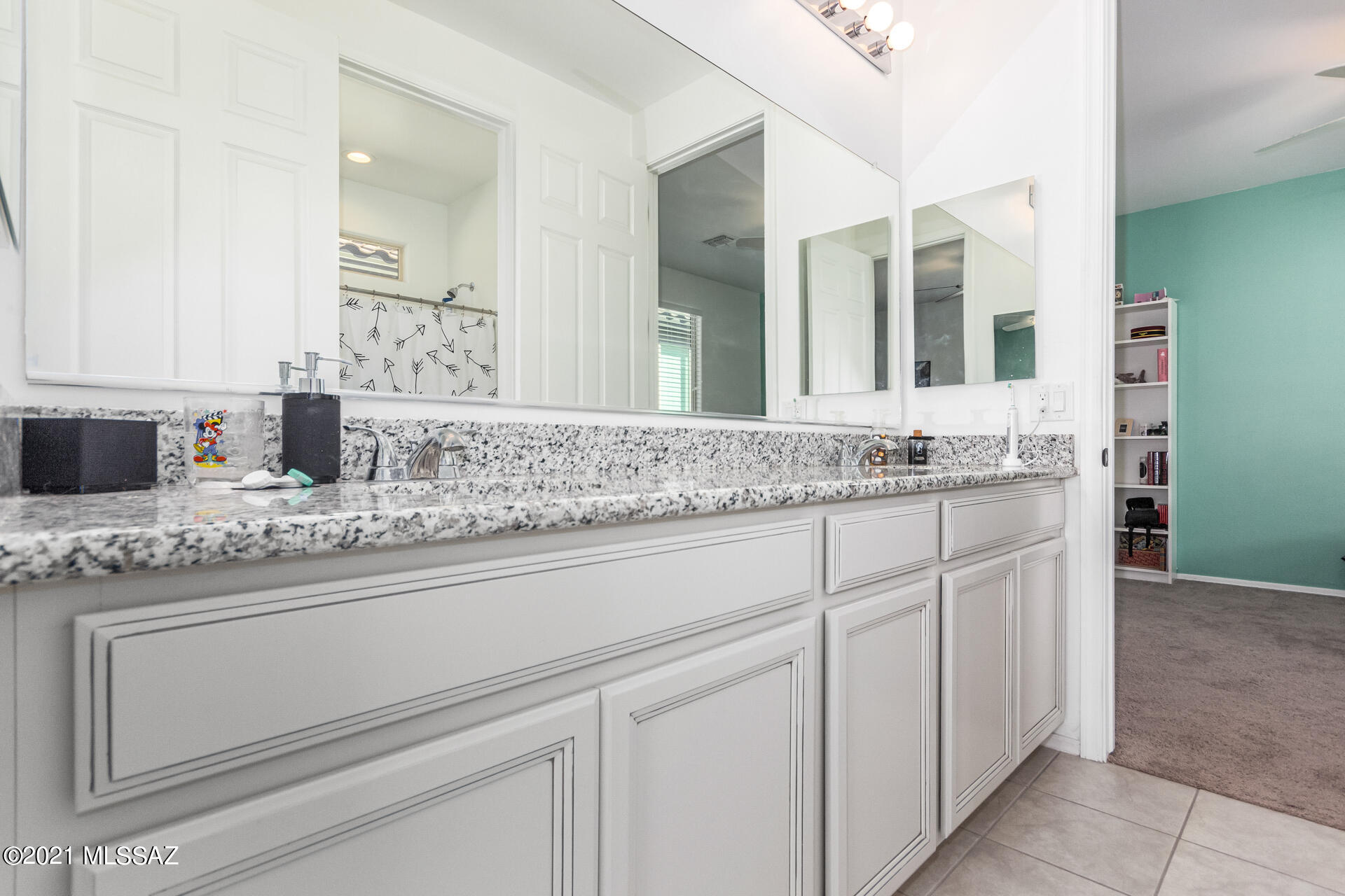 Linda Vista 18 - Residential