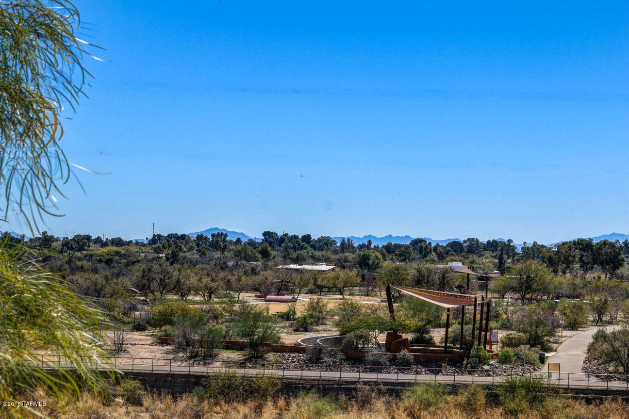 Village On Hacienda Del Sol - Residential