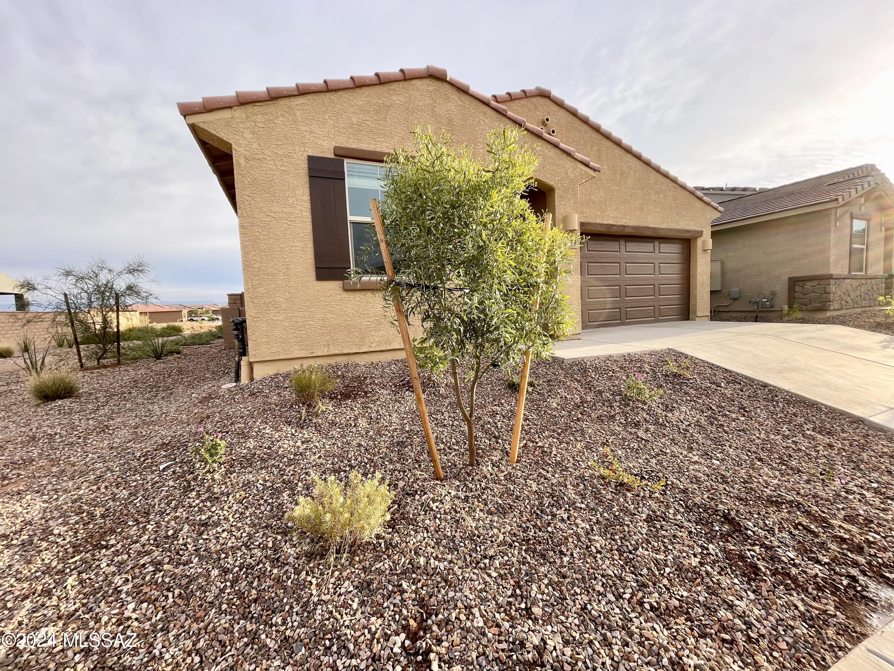La Estancia De Tucson (1-330) - Residential Lease