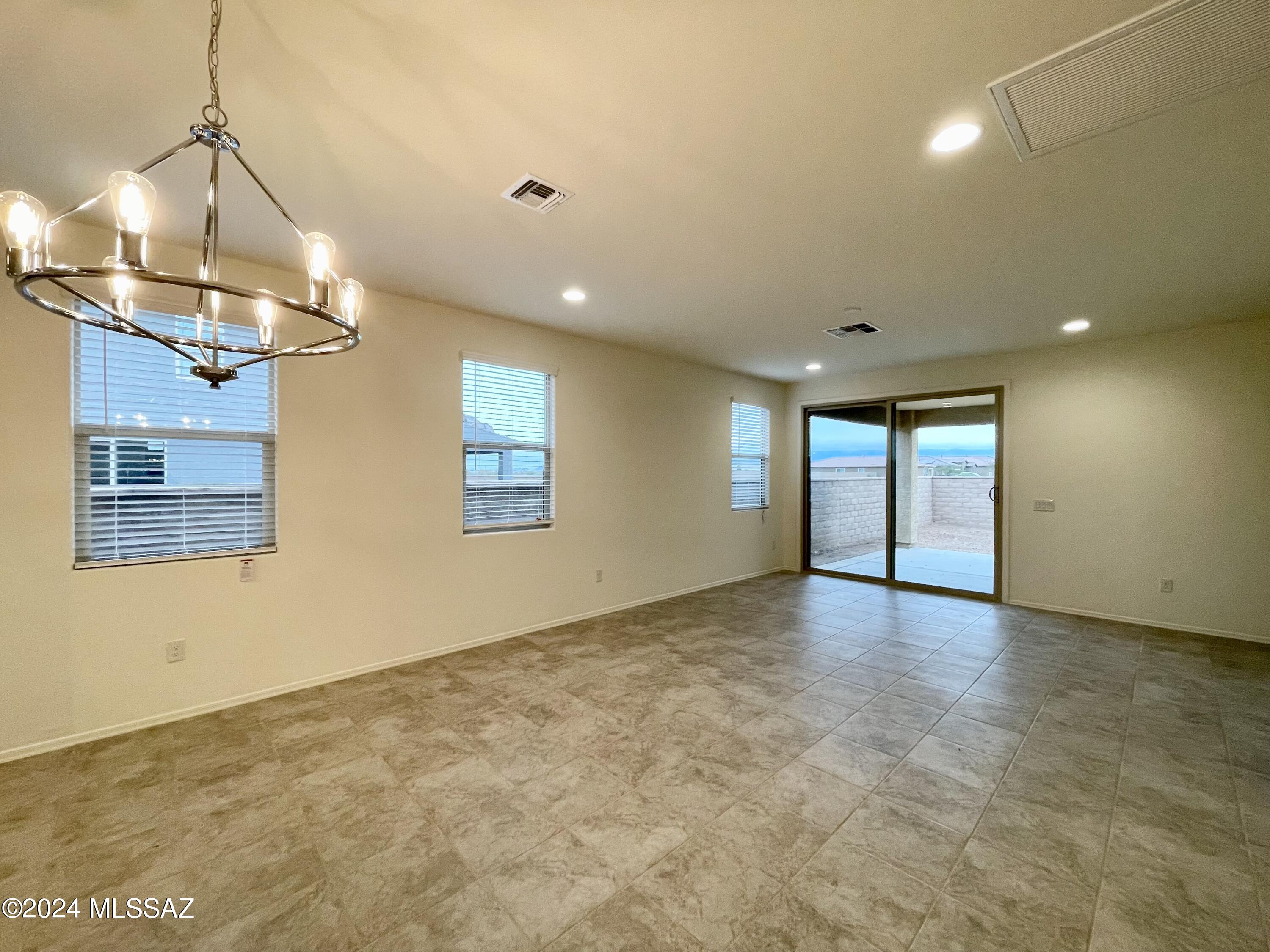 La Estancia De Tucson (1-330) - Residential Lease