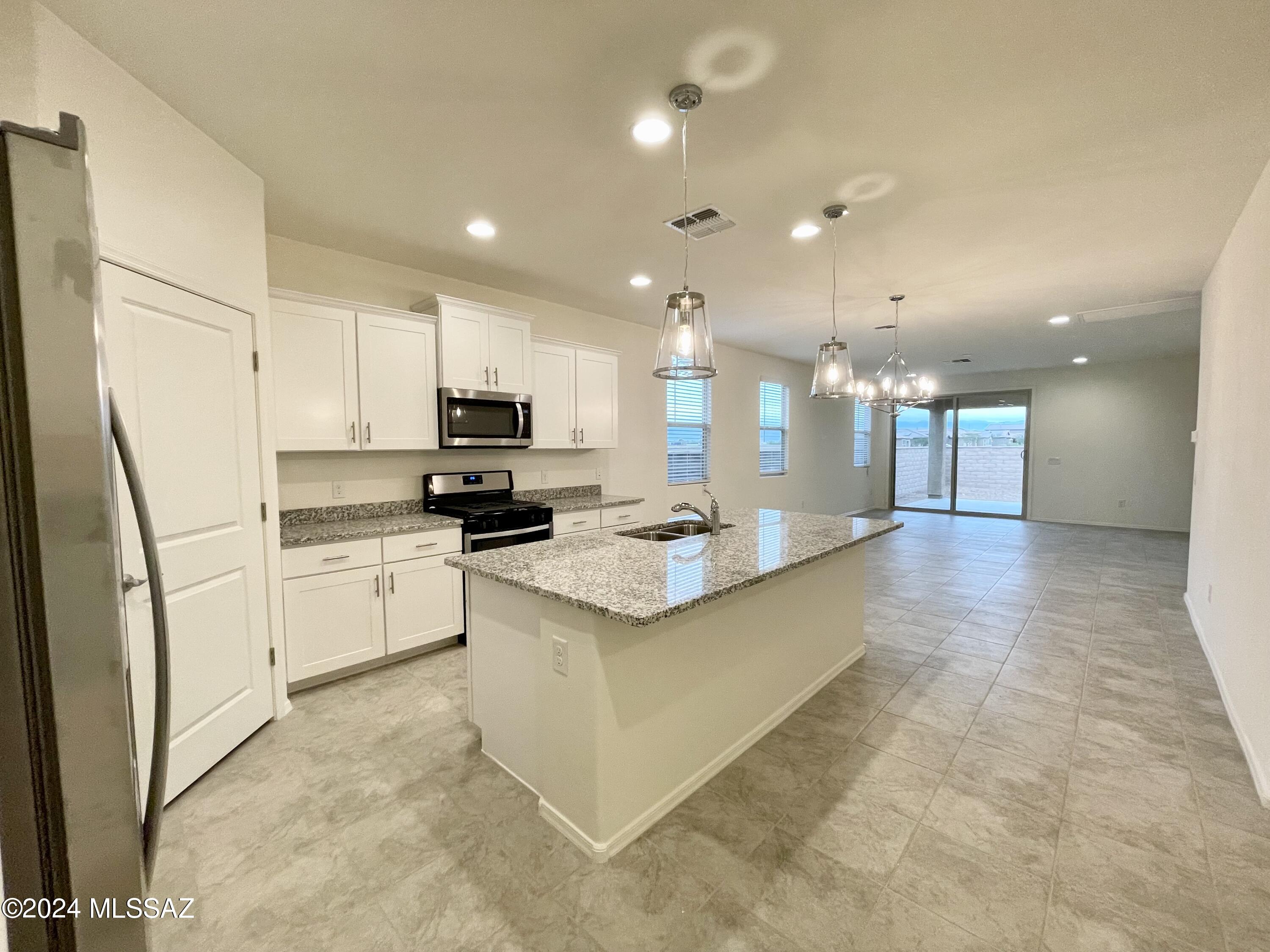 La Estancia De Tucson (1-330) - Residential Lease