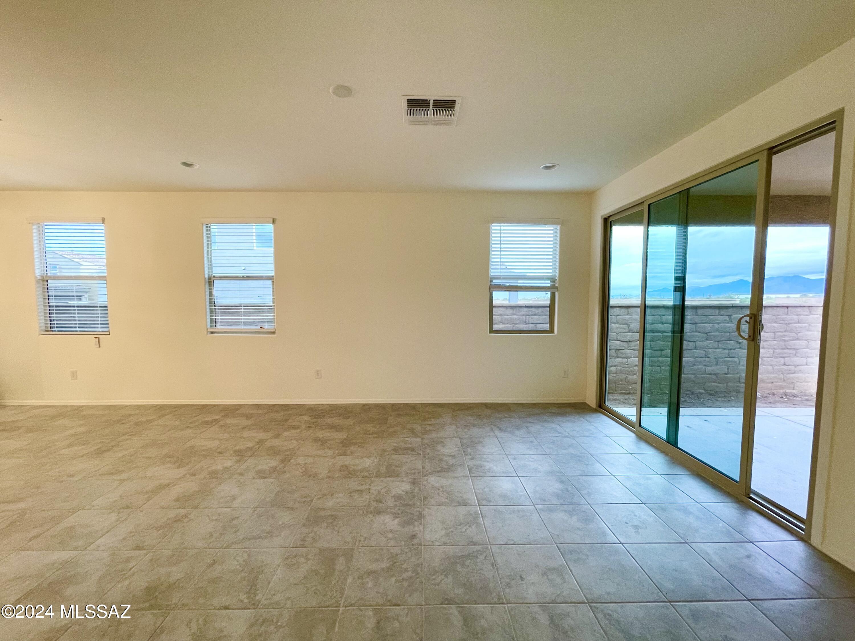 La Estancia De Tucson (1-330) - Residential Lease