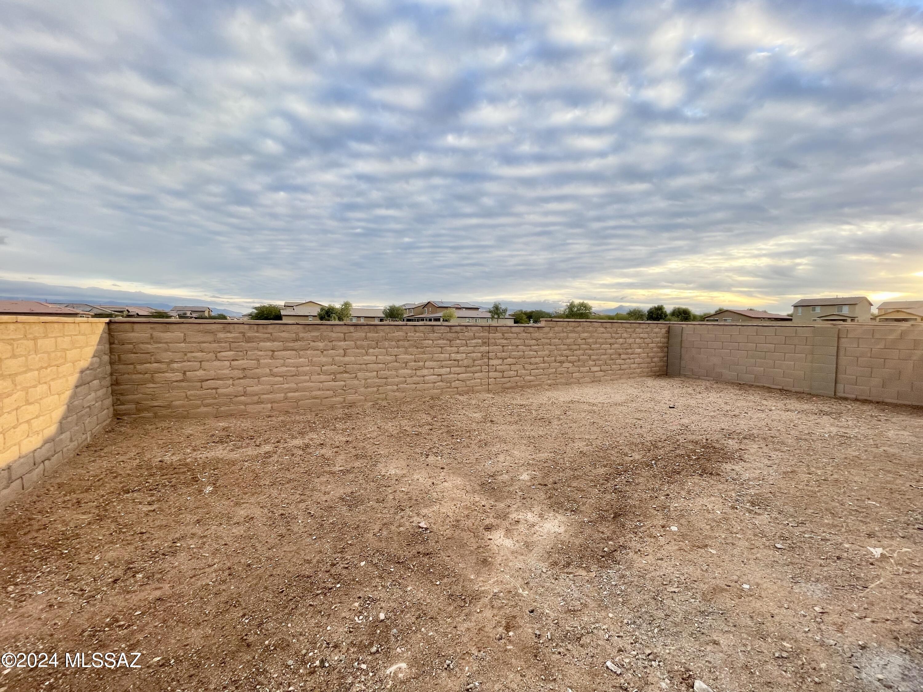 La Estancia De Tucson (1-330) - Residential Lease