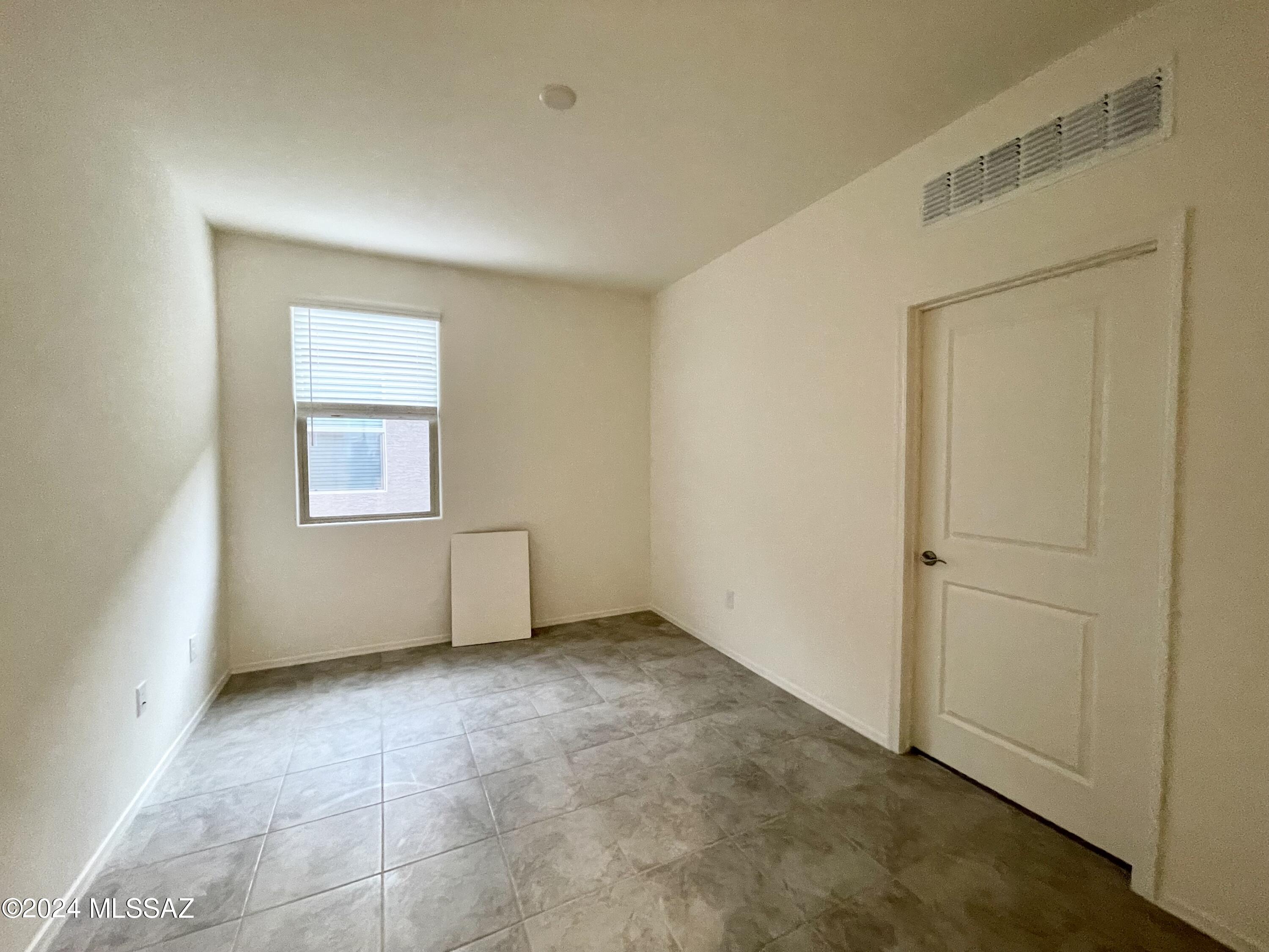 La Estancia De Tucson (1-330) - Residential Lease