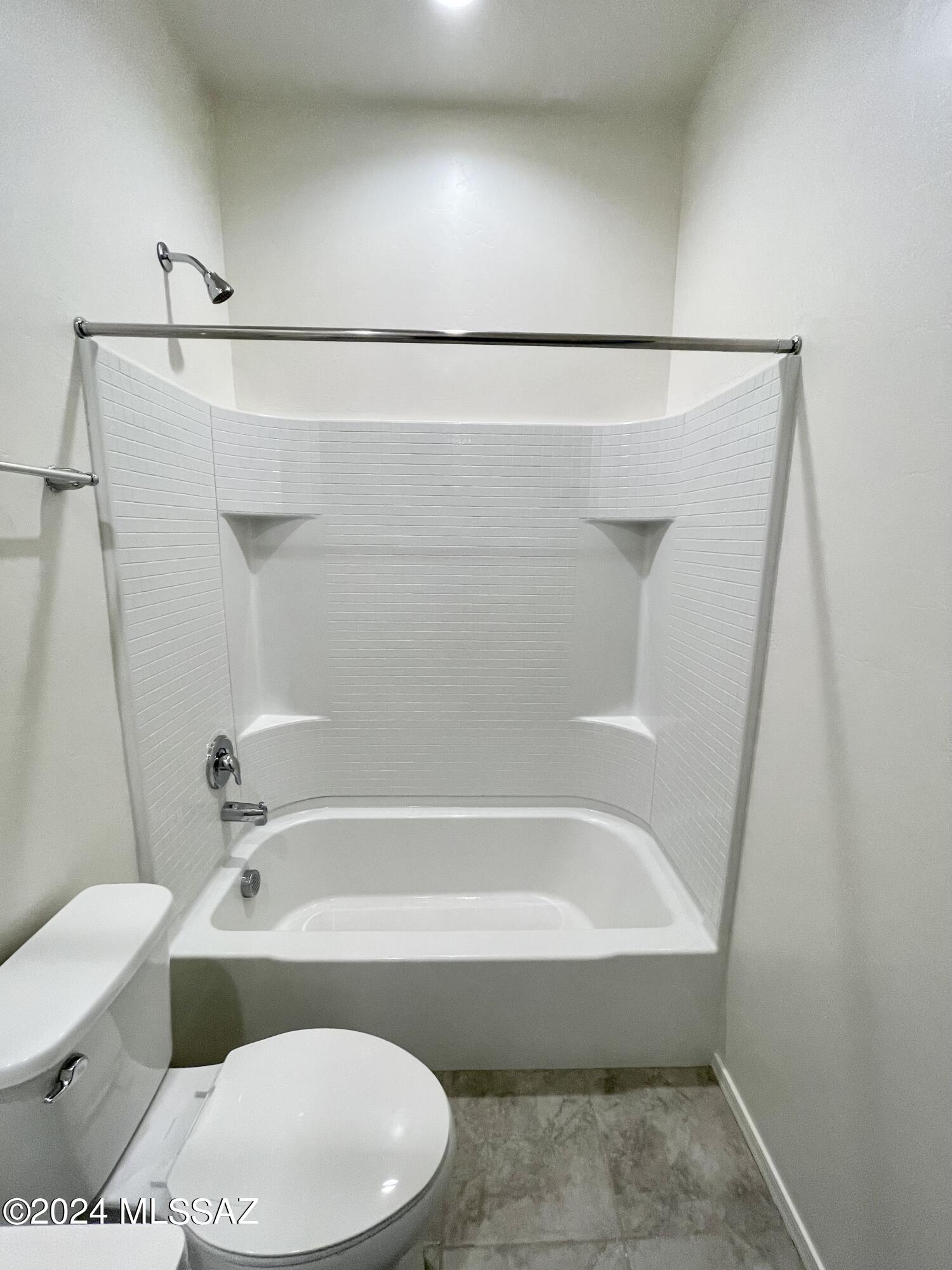 La Estancia De Tucson (1-330) - Residential Lease