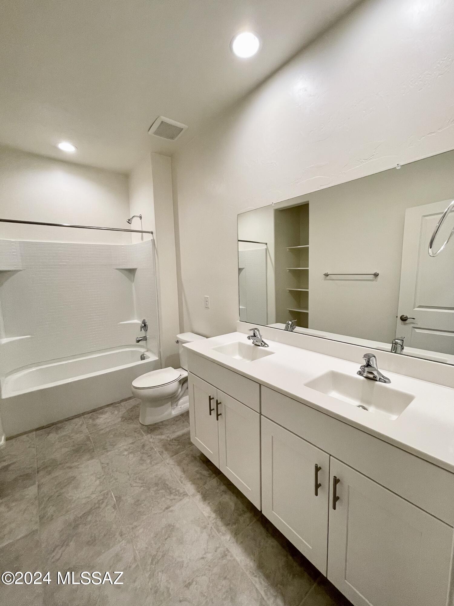 La Estancia De Tucson (1-330) - Residential Lease