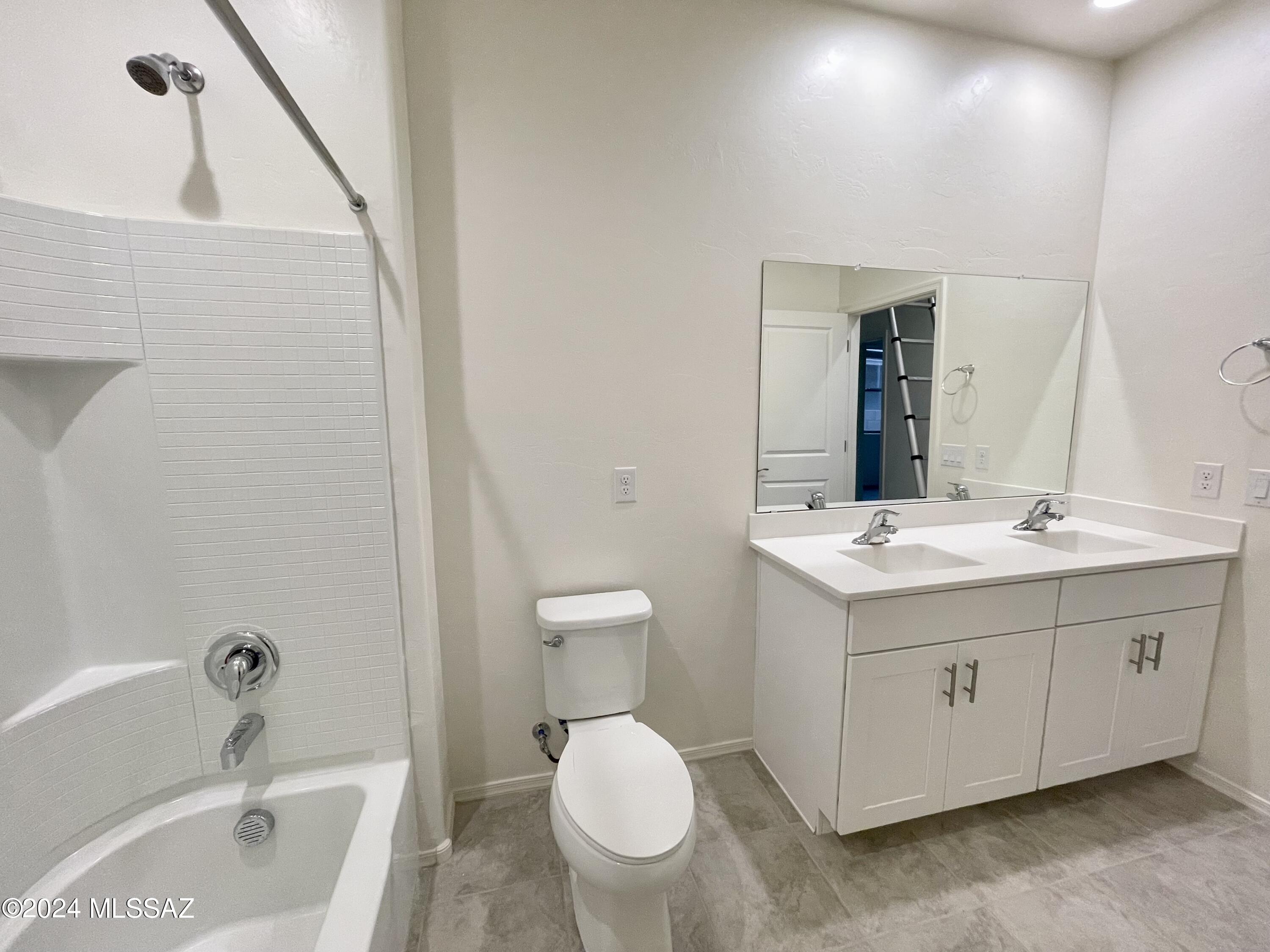 La Estancia De Tucson (1-330) - Residential Lease
